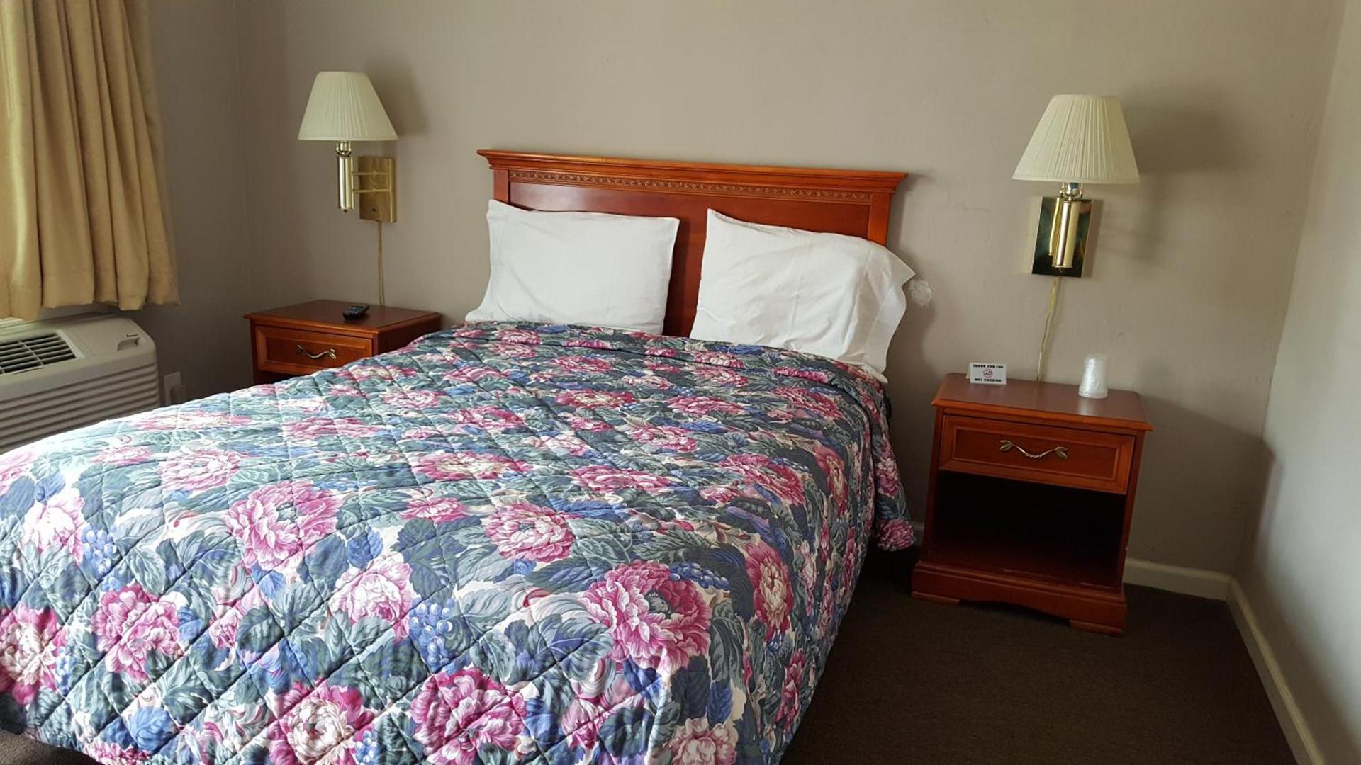 Pacific Motel photo 41
