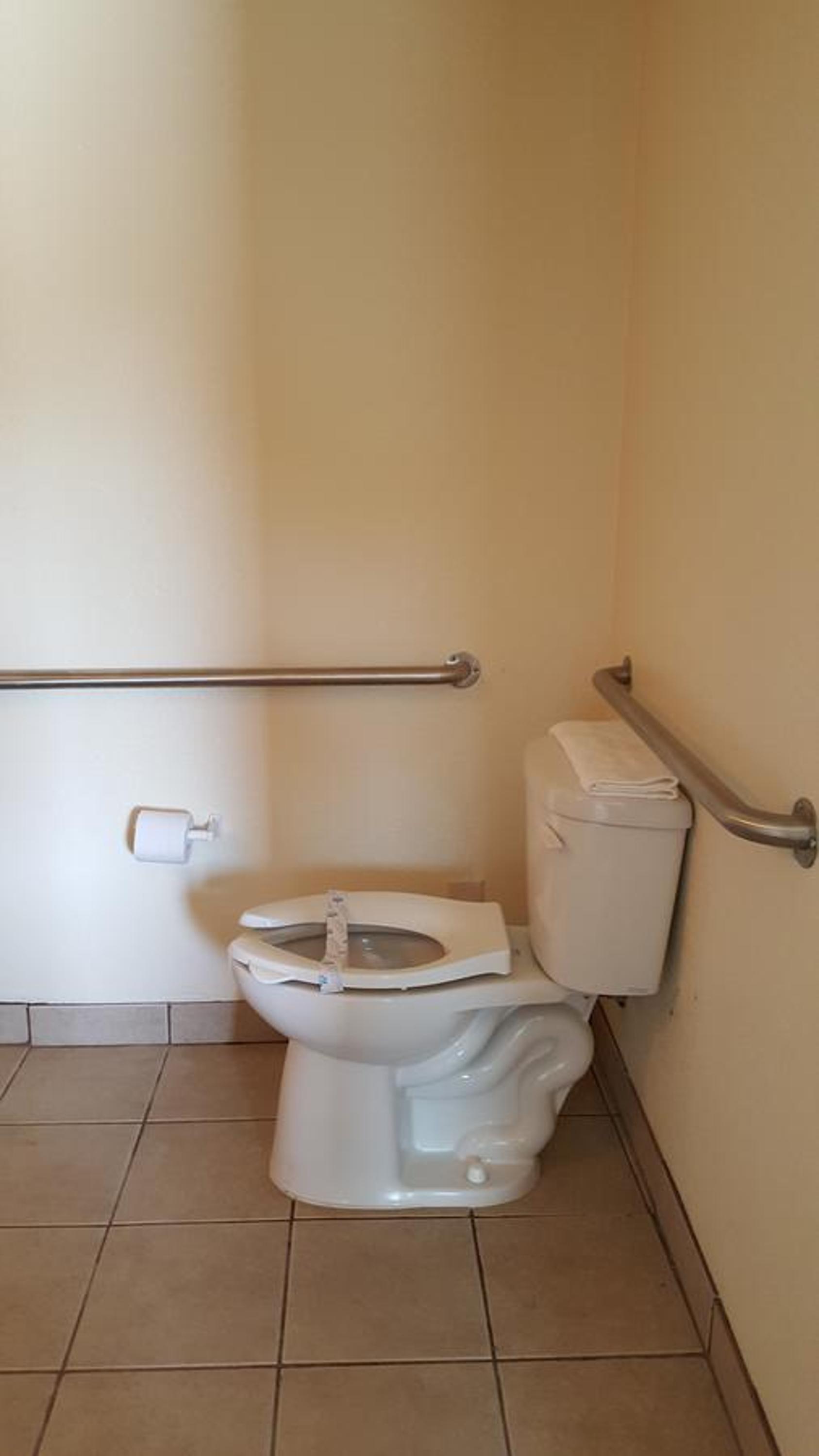 Pacific Motel photo 34