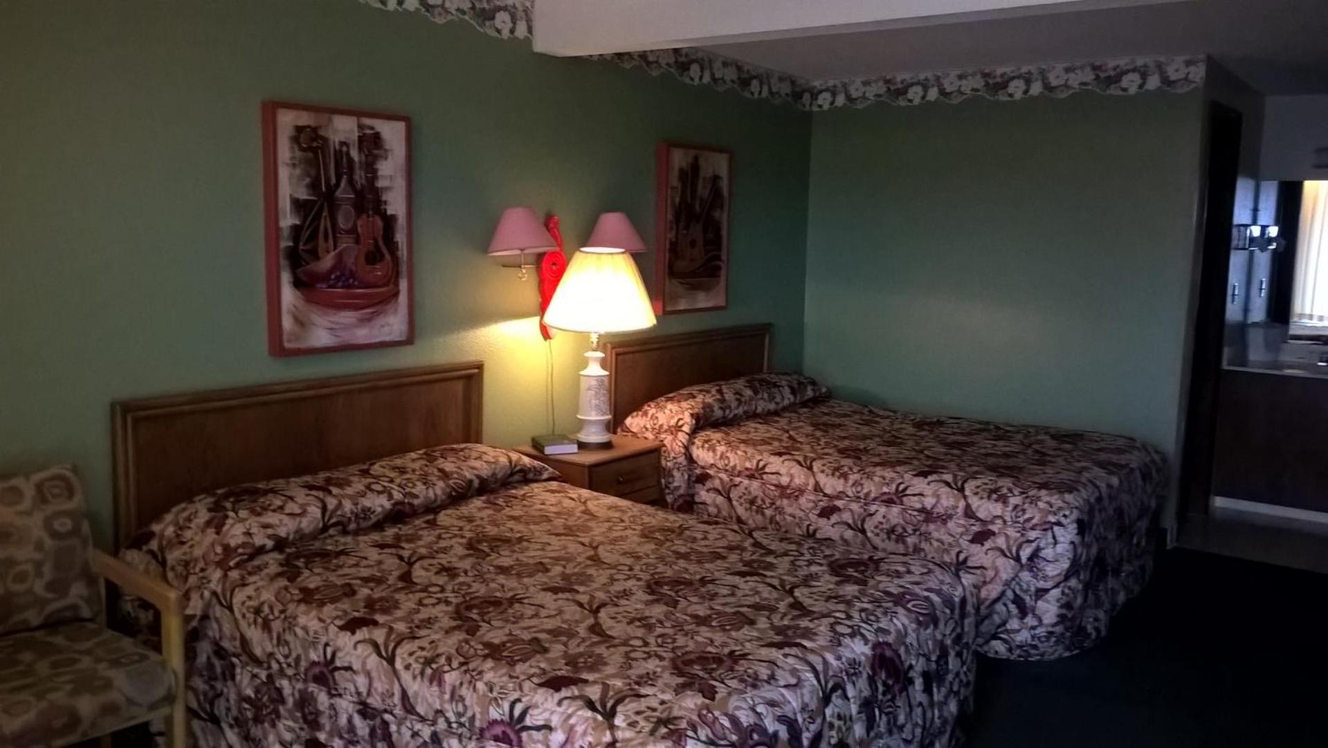 Dogwood Motel photo 25