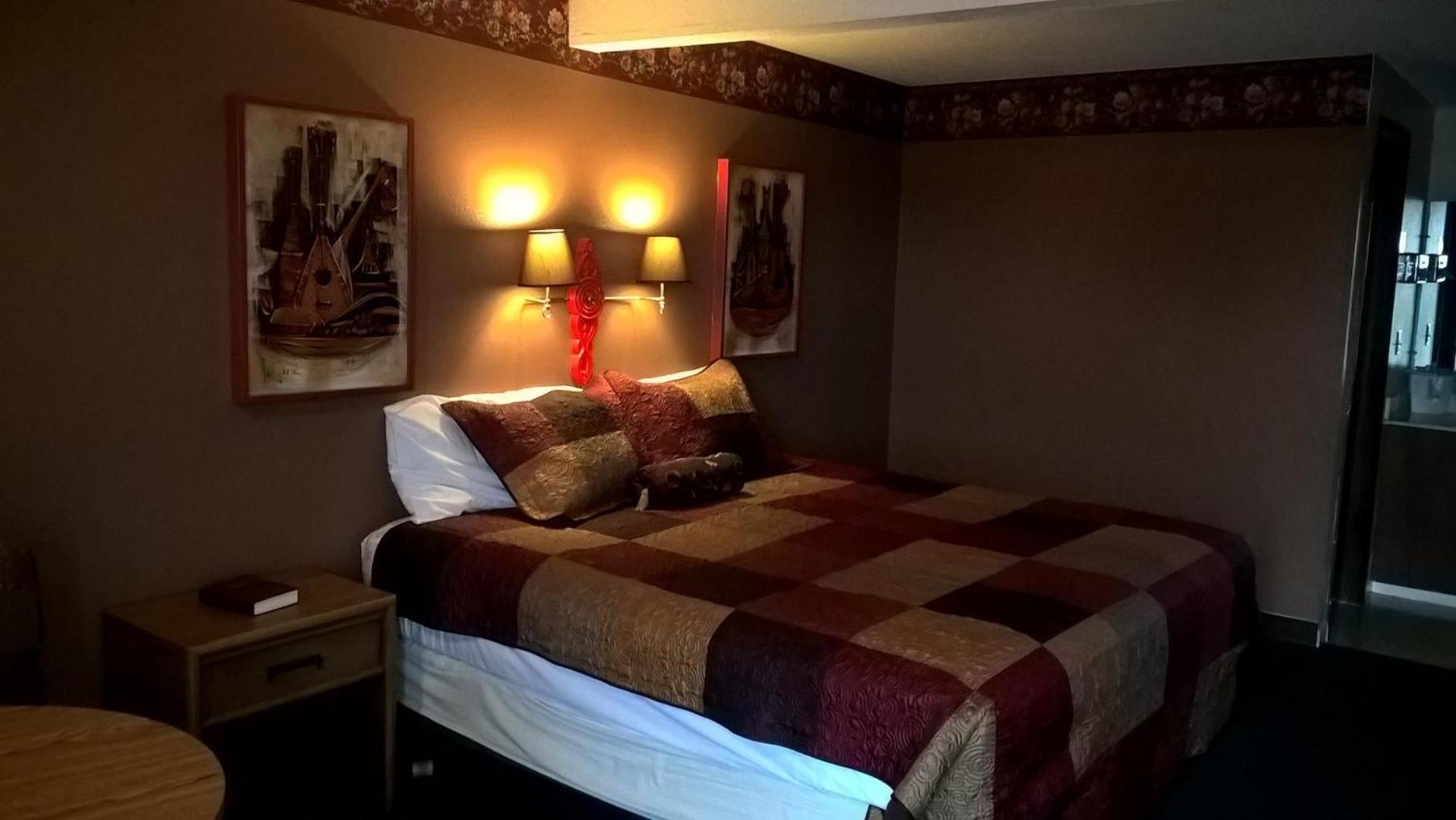 Dogwood Motel photo 30