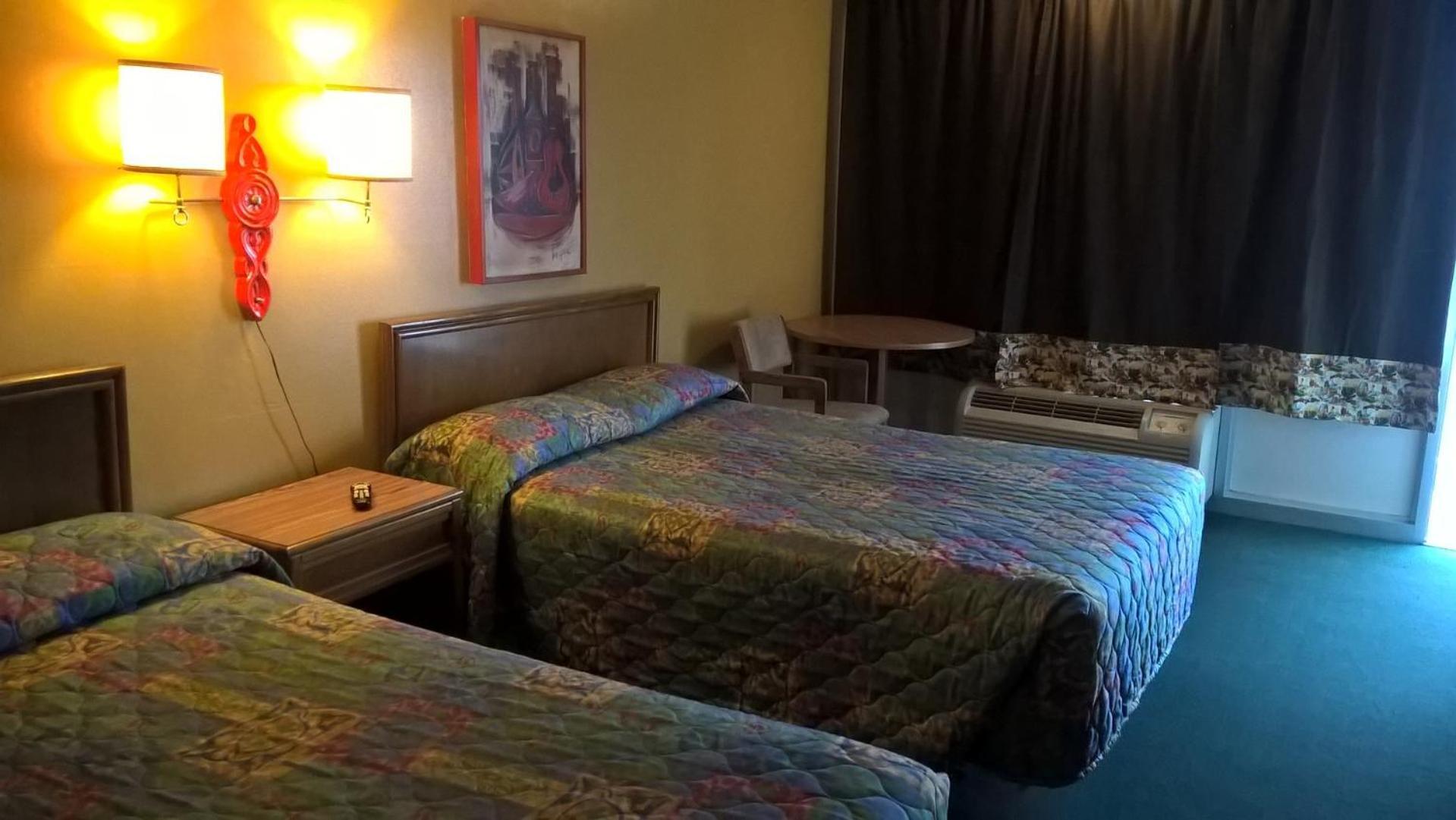Dogwood Motel photo 29