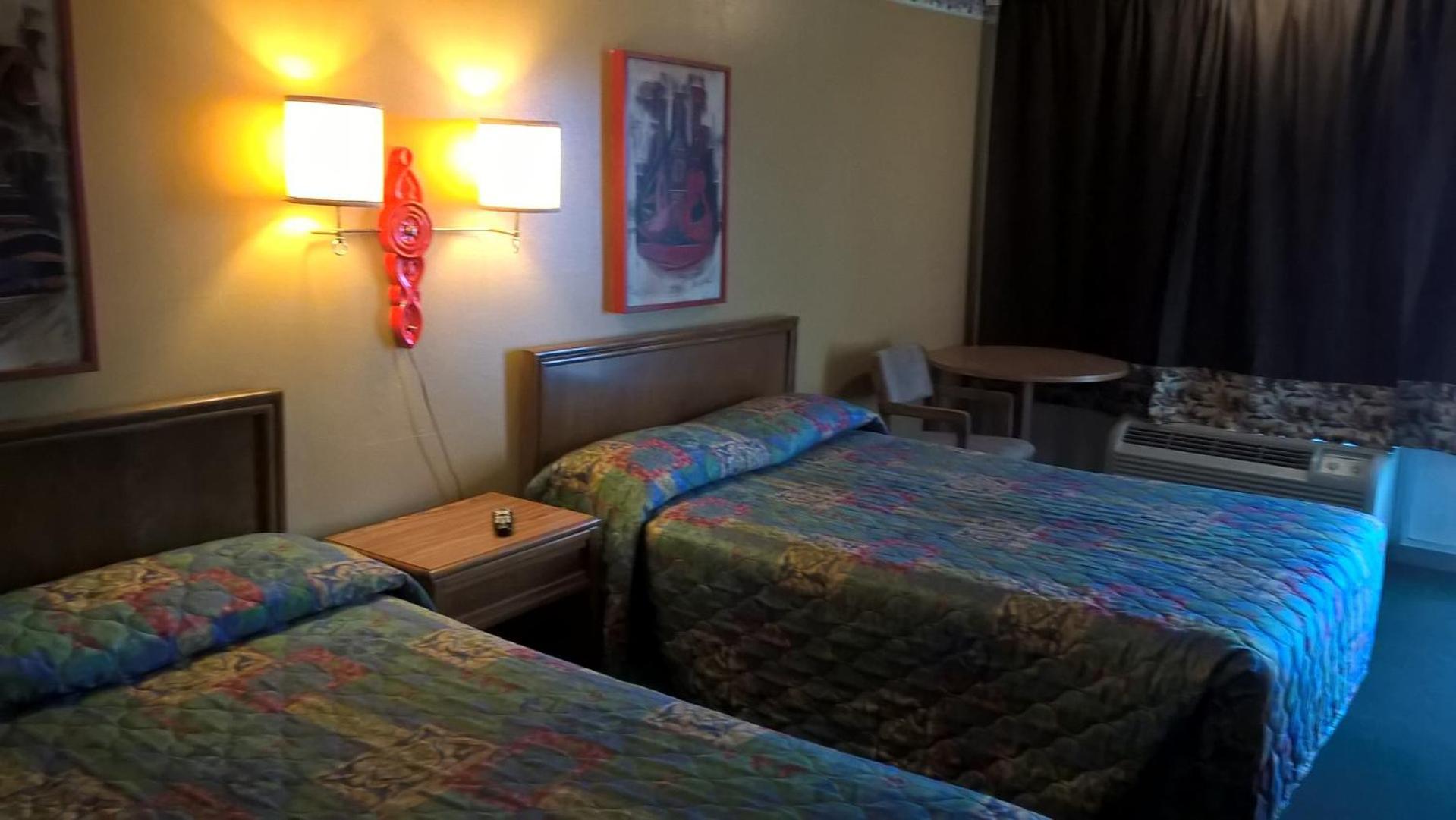Dogwood Motel photo 31