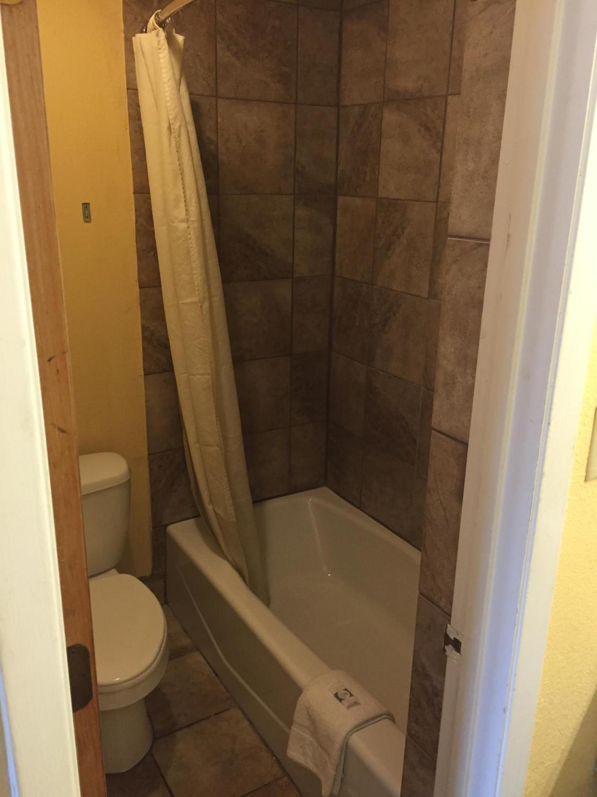 Town House Motel photo 3