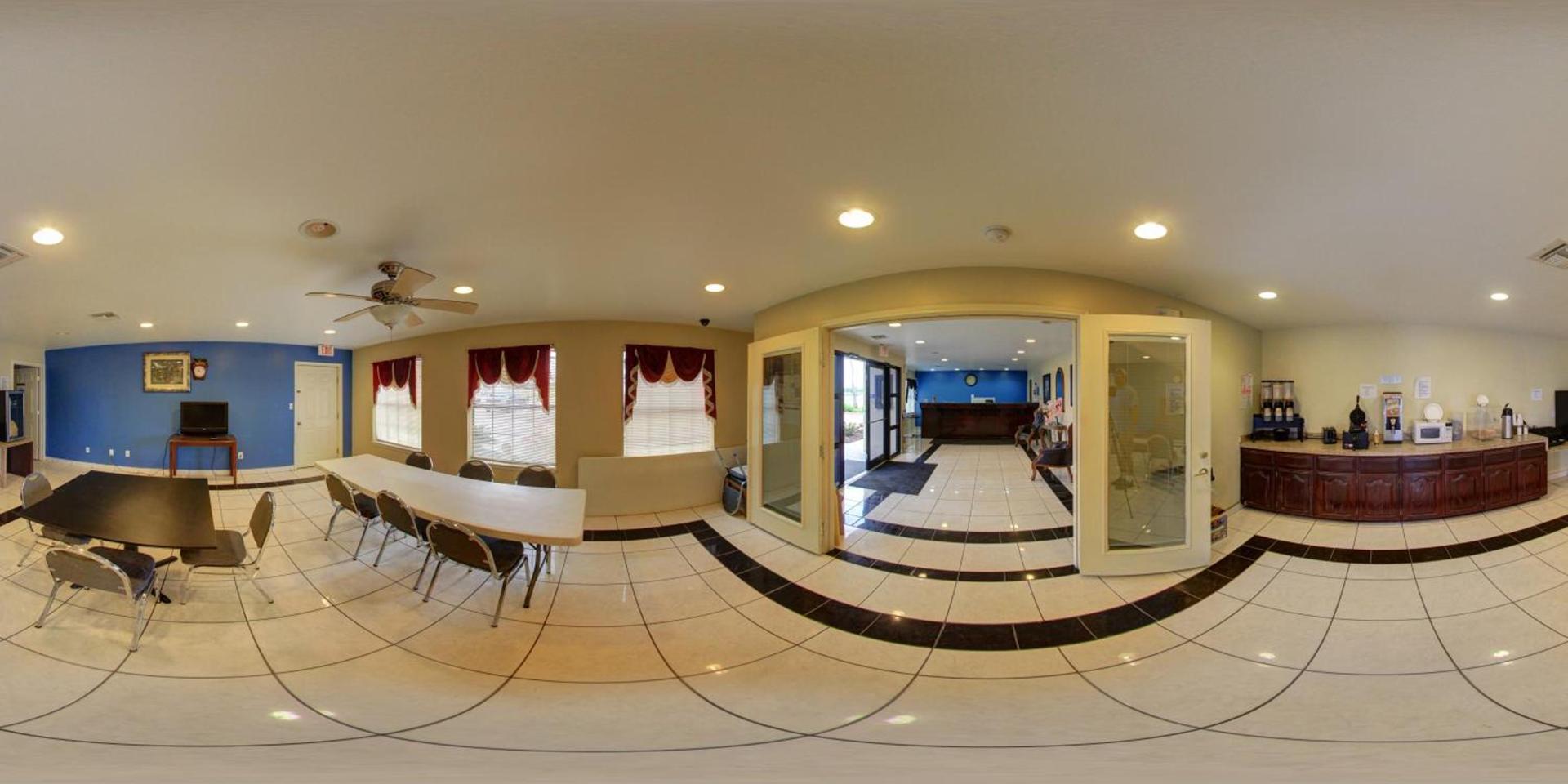 Deluxe Inn and Suites photo 56