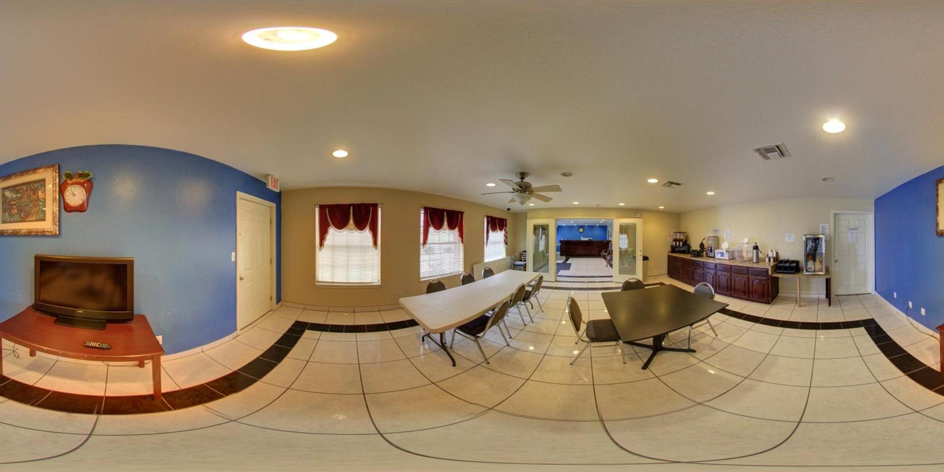 Deluxe Inn and Suites photo 57