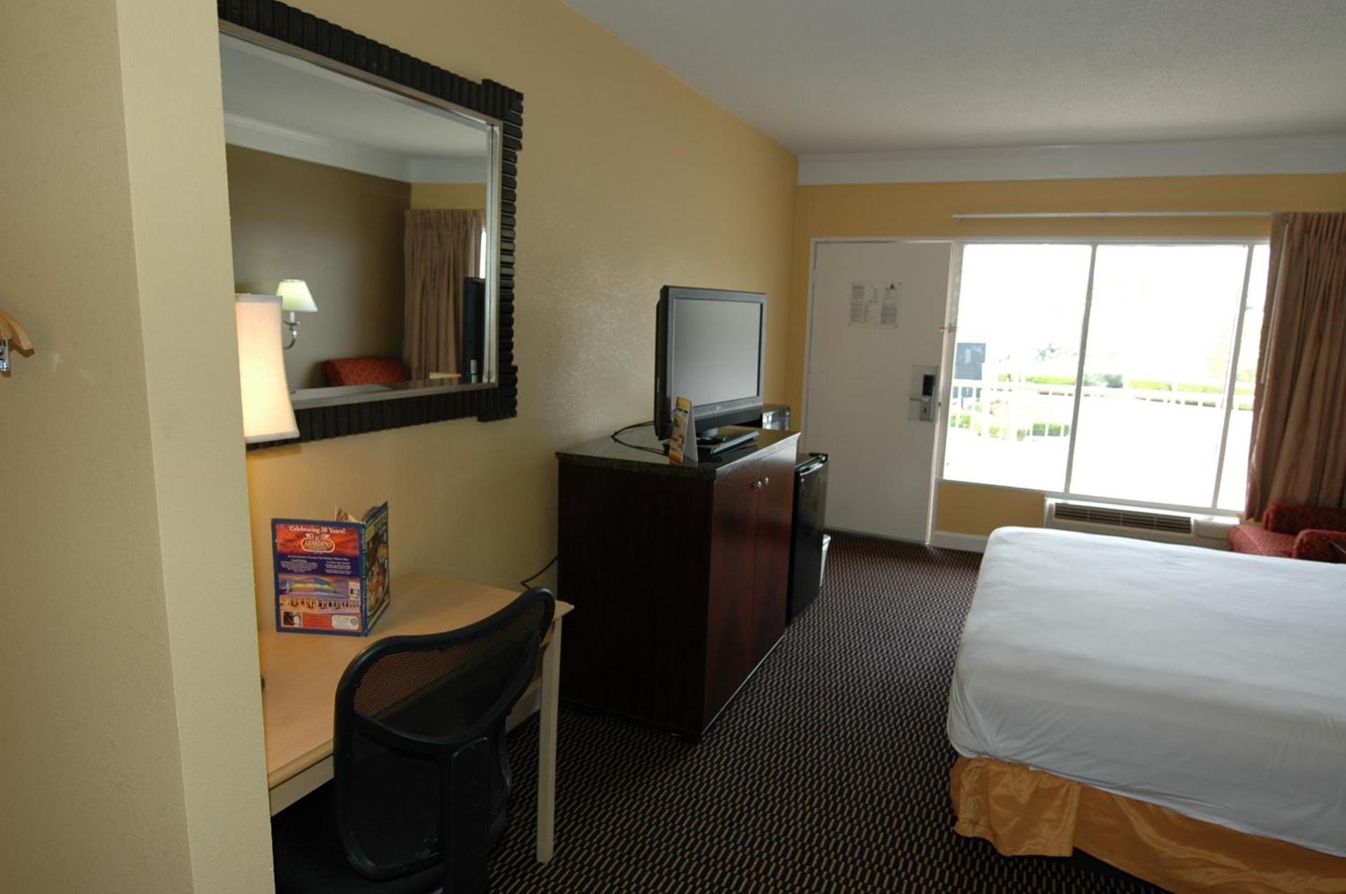 Ambassadors Inn & Suites photo 22
