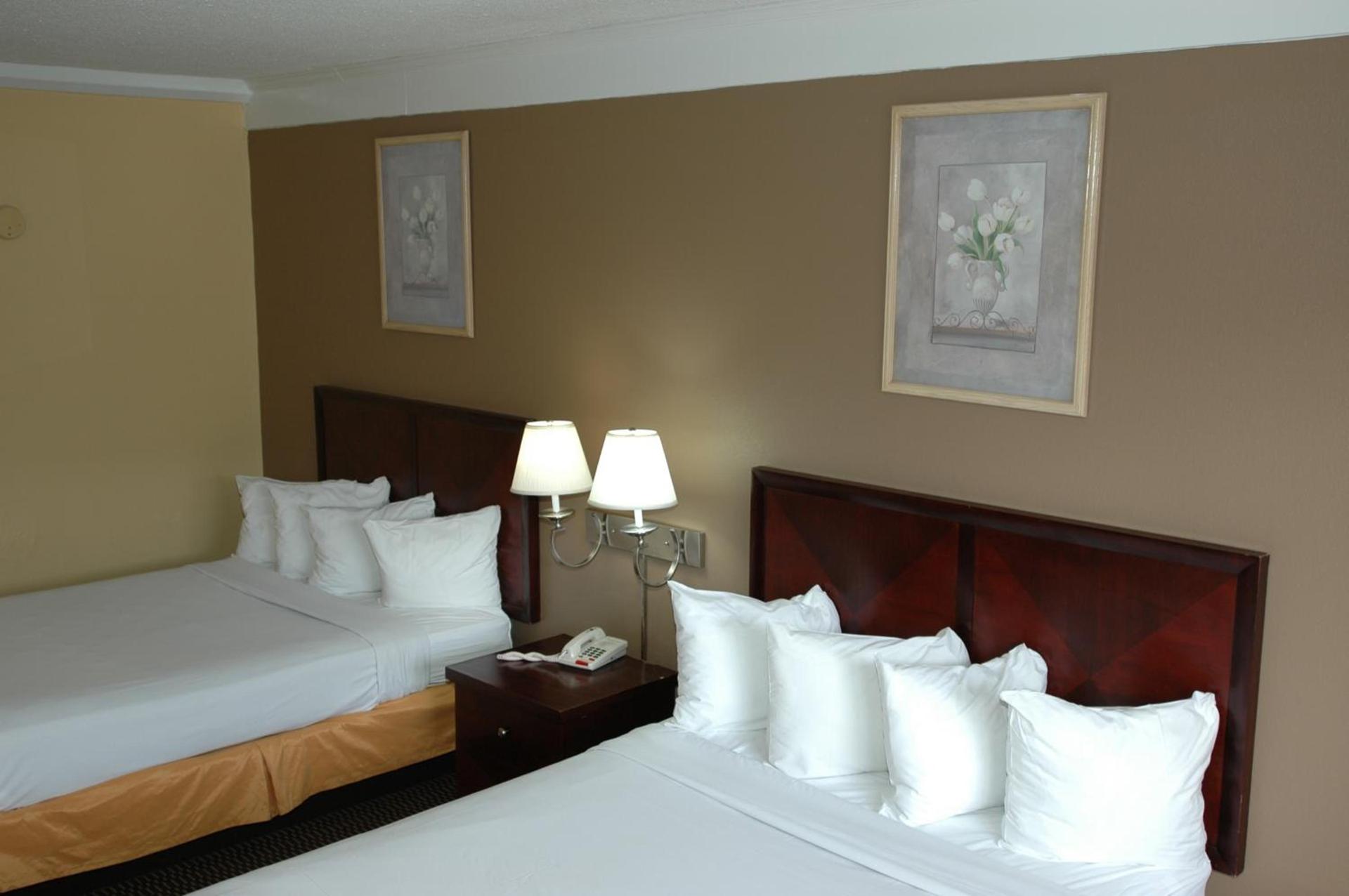 Ambassadors Inn & Suites photo 24