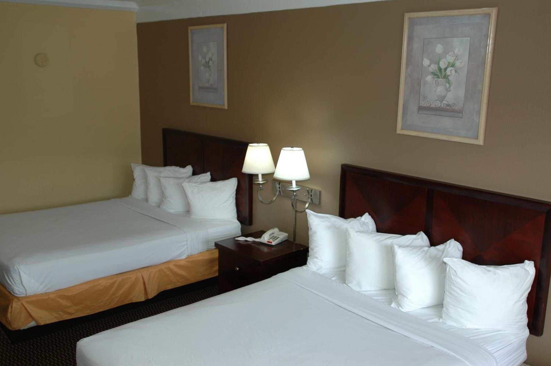 Ambassadors Inn & Suites photo 27