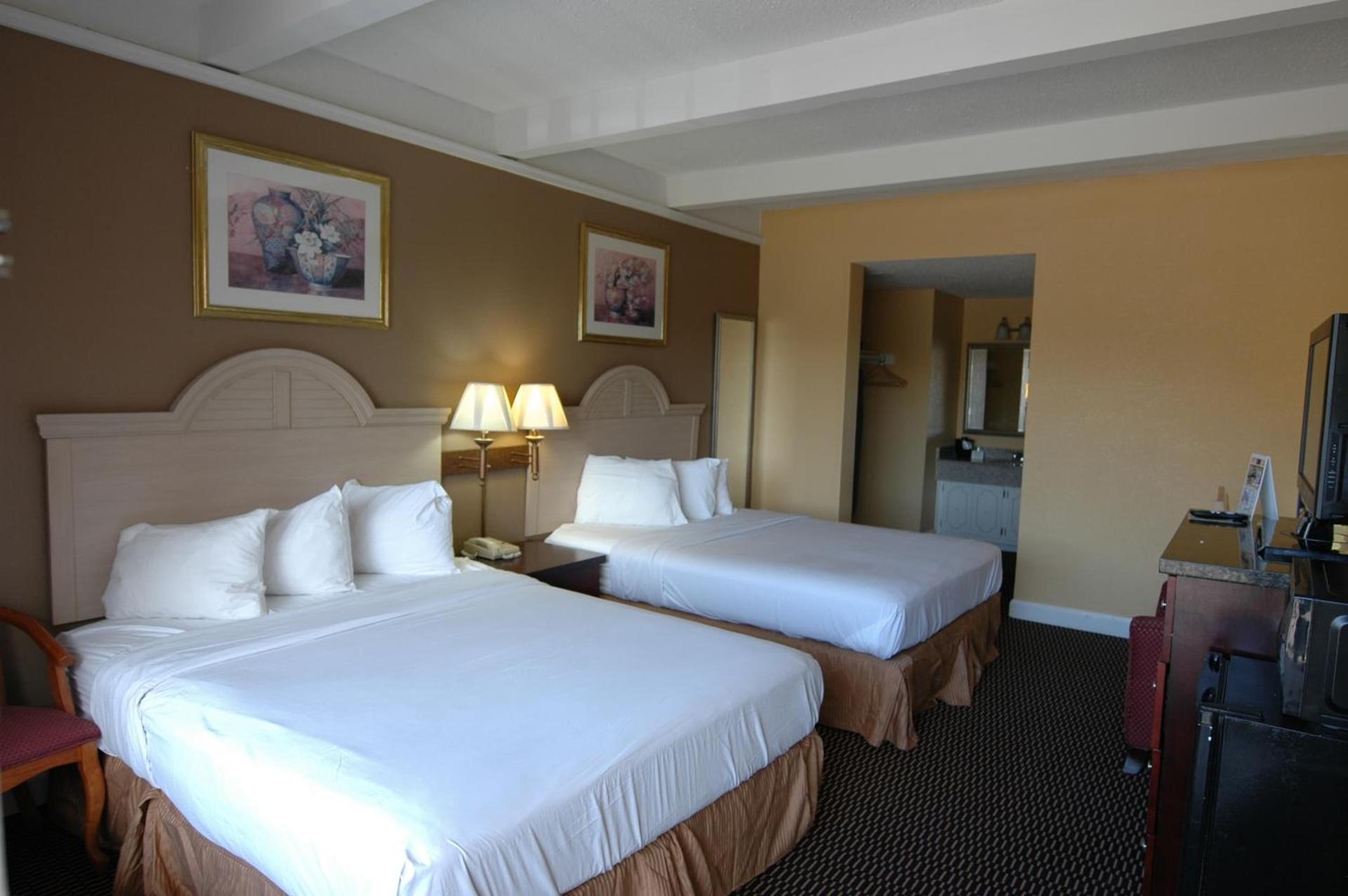 Ambassadors Inn & Suites photo 42
