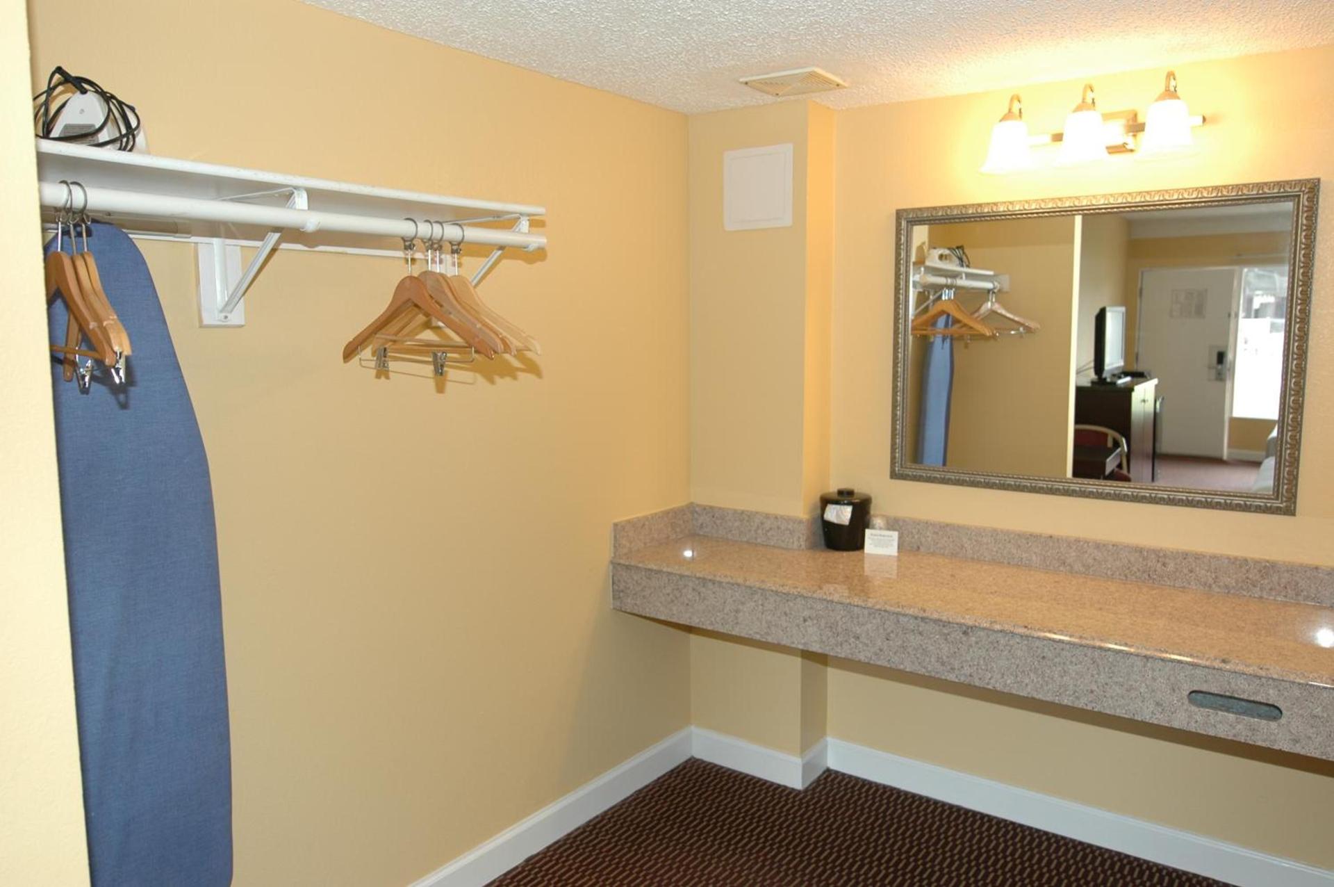 Ambassadors Inn & Suites photo 46