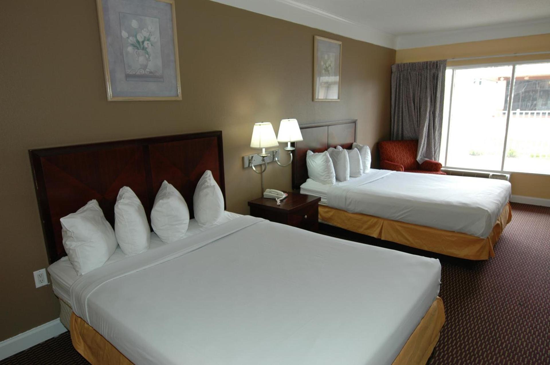 Ambassadors Inn & Suites photo 44