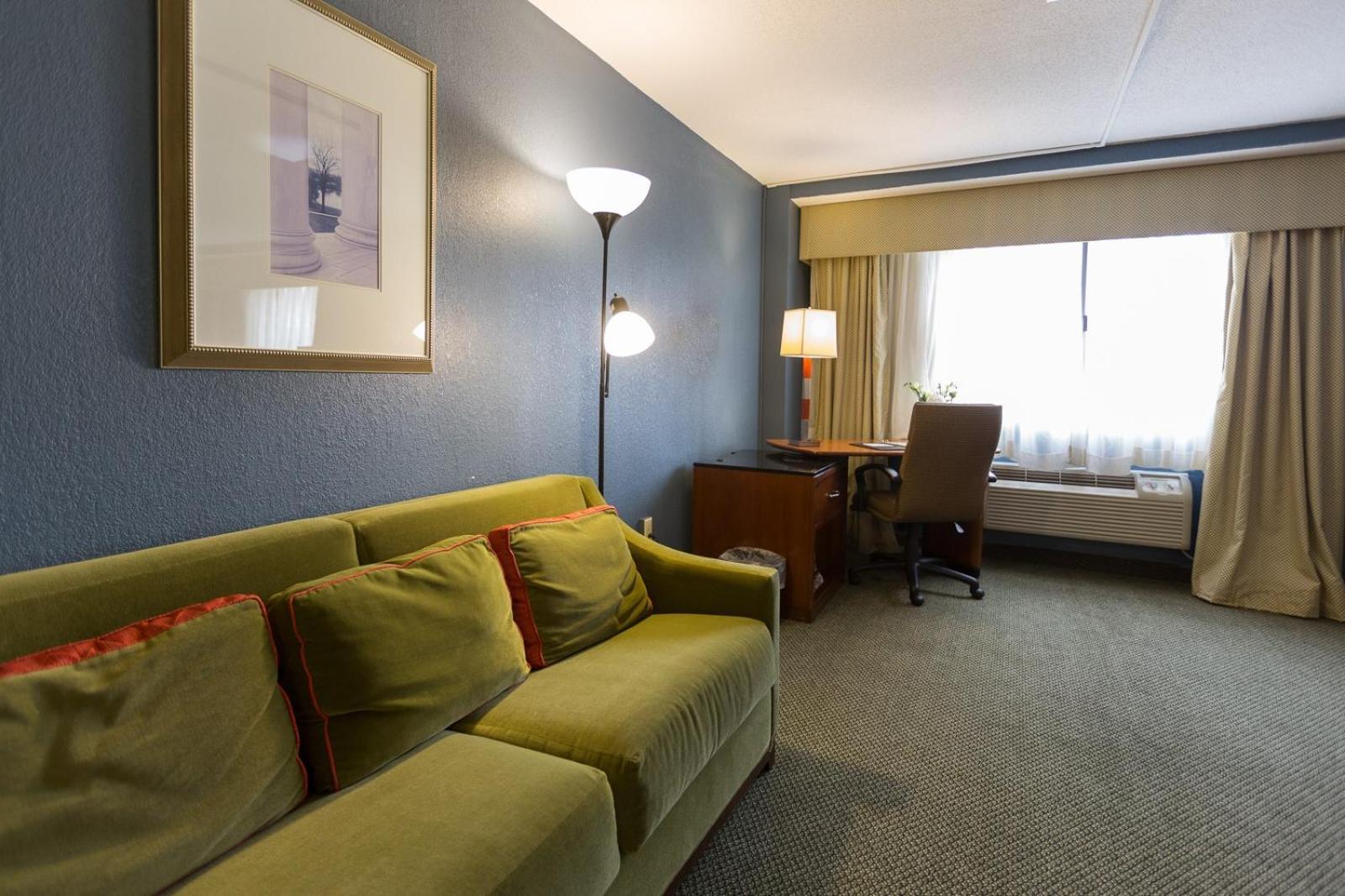 Capital Plaza Hotel photo 37