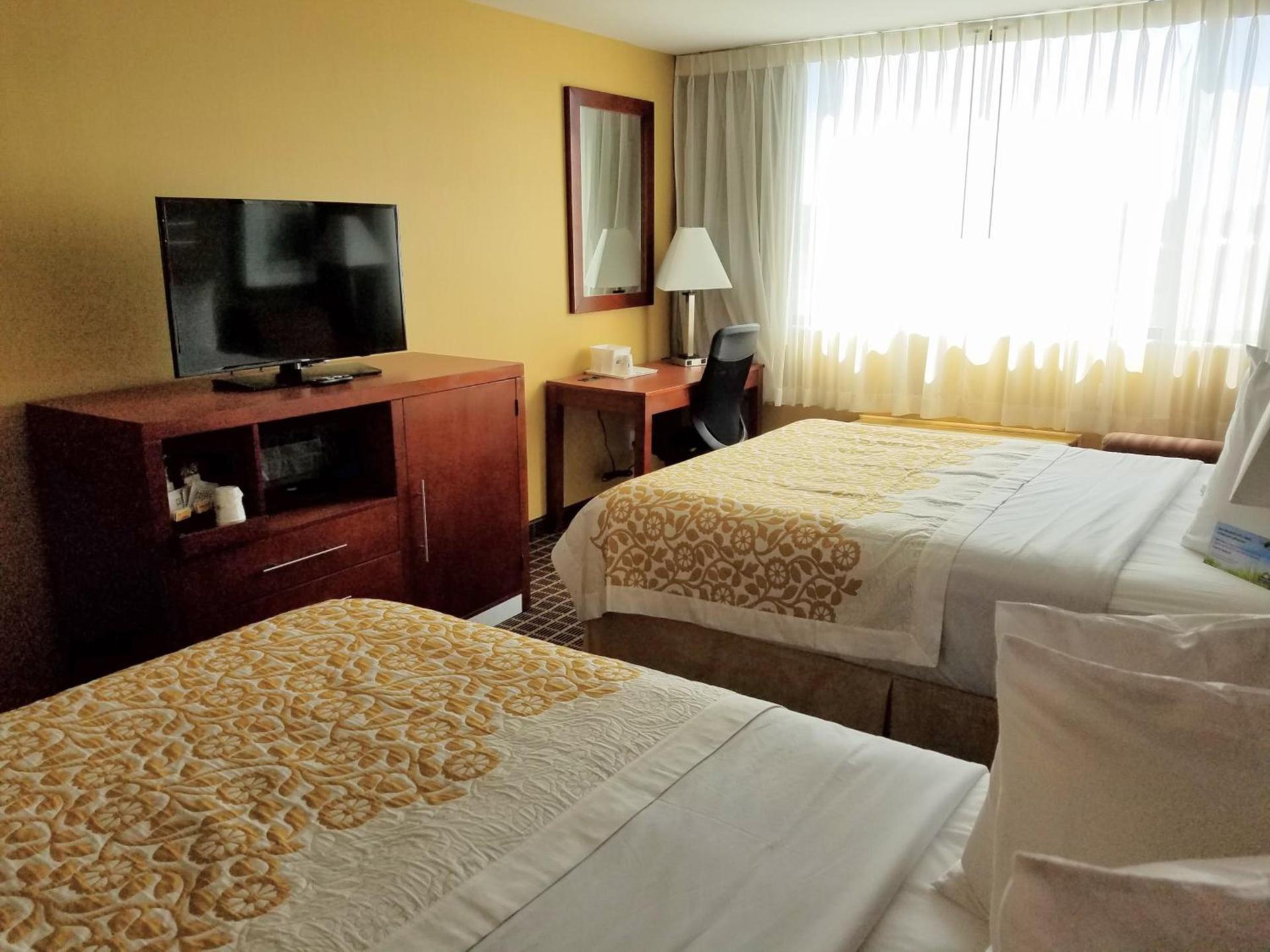 Days Inn by Wyndham Windsor Locks / Bradley Intl Airport photo 32