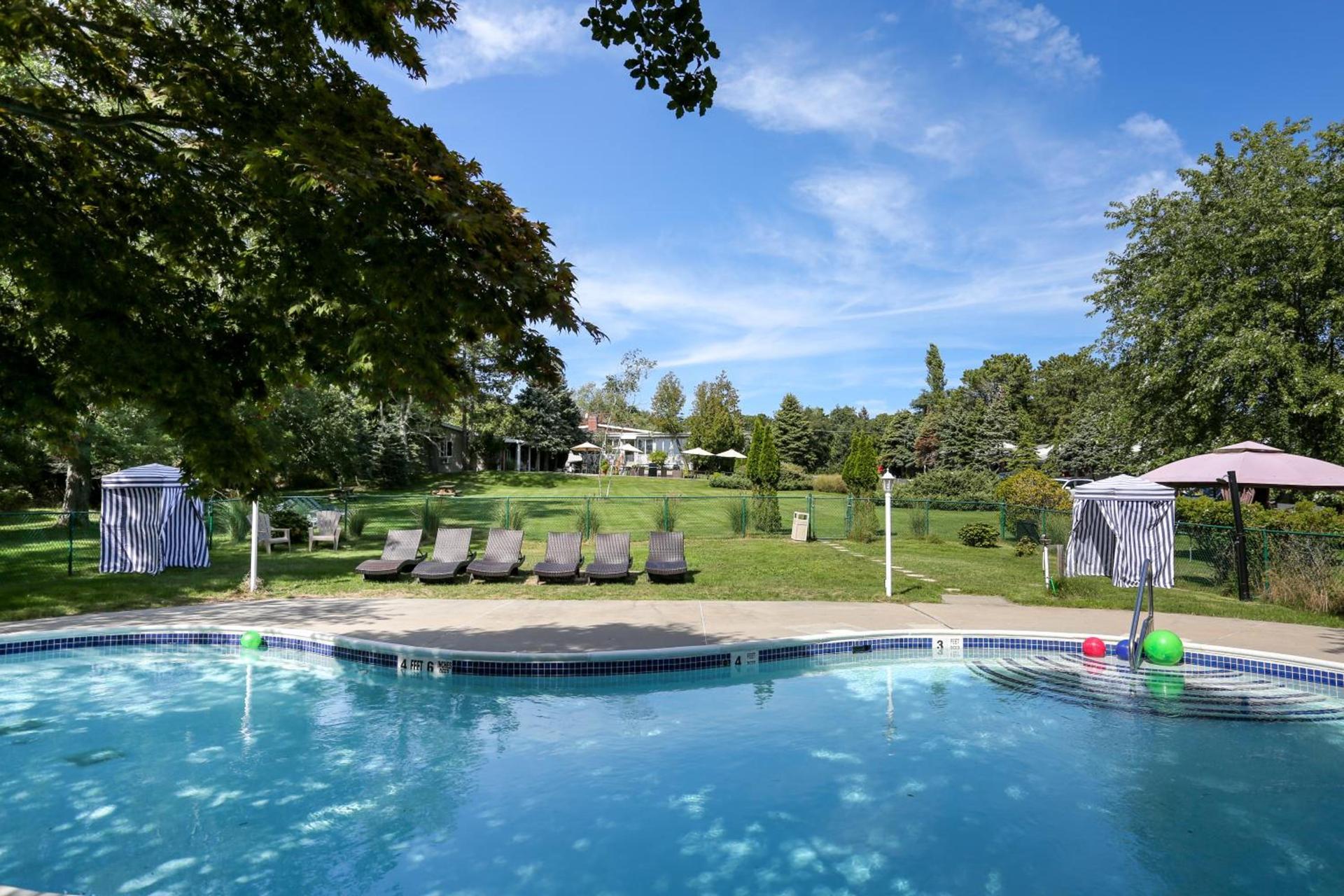 Hamlet Inn - PASSES TO COOPERS BEACH photo 30