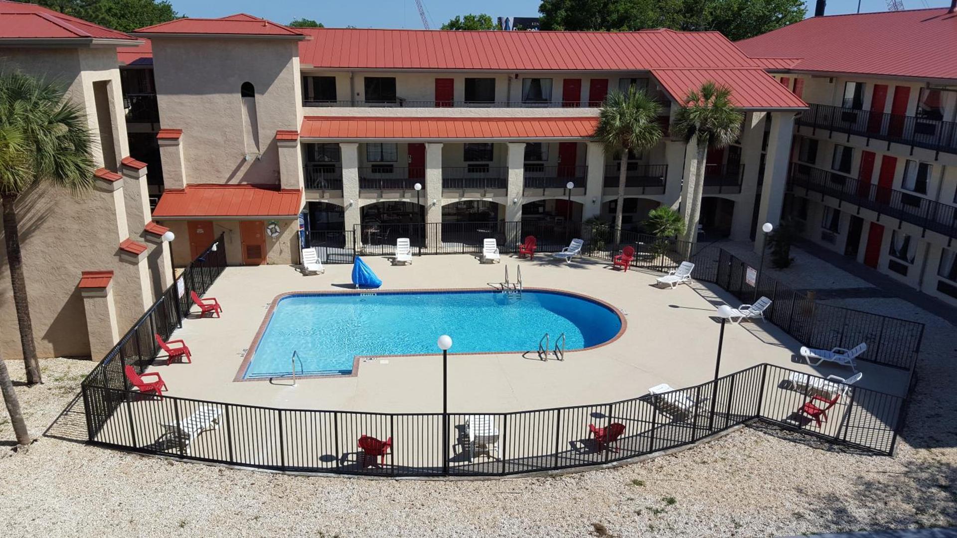 Tricove Inn & Suites photo 2