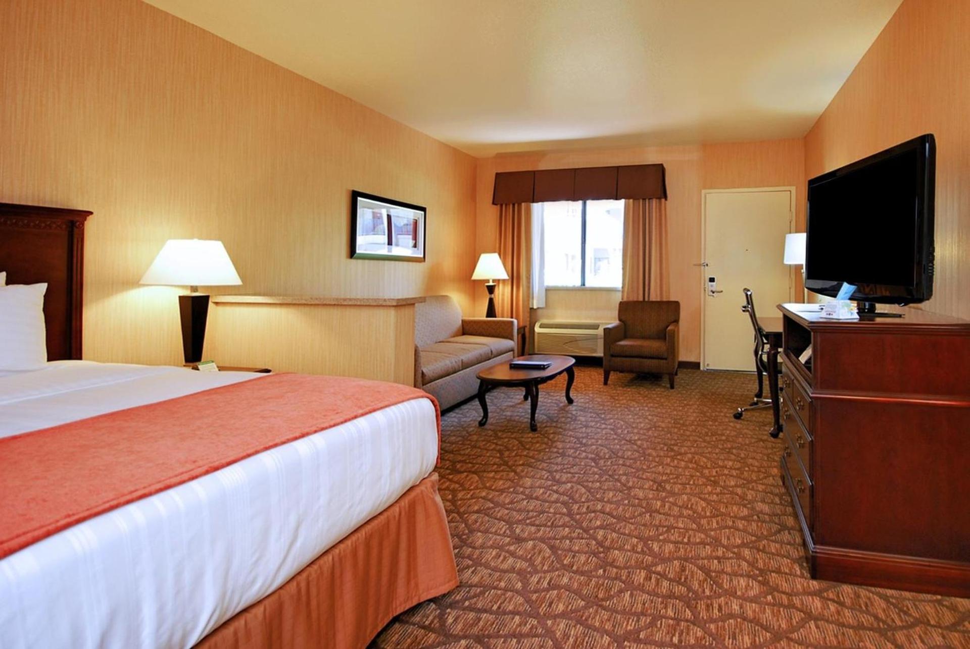 Best Western San Dimas Hotel & Suites photo 21
