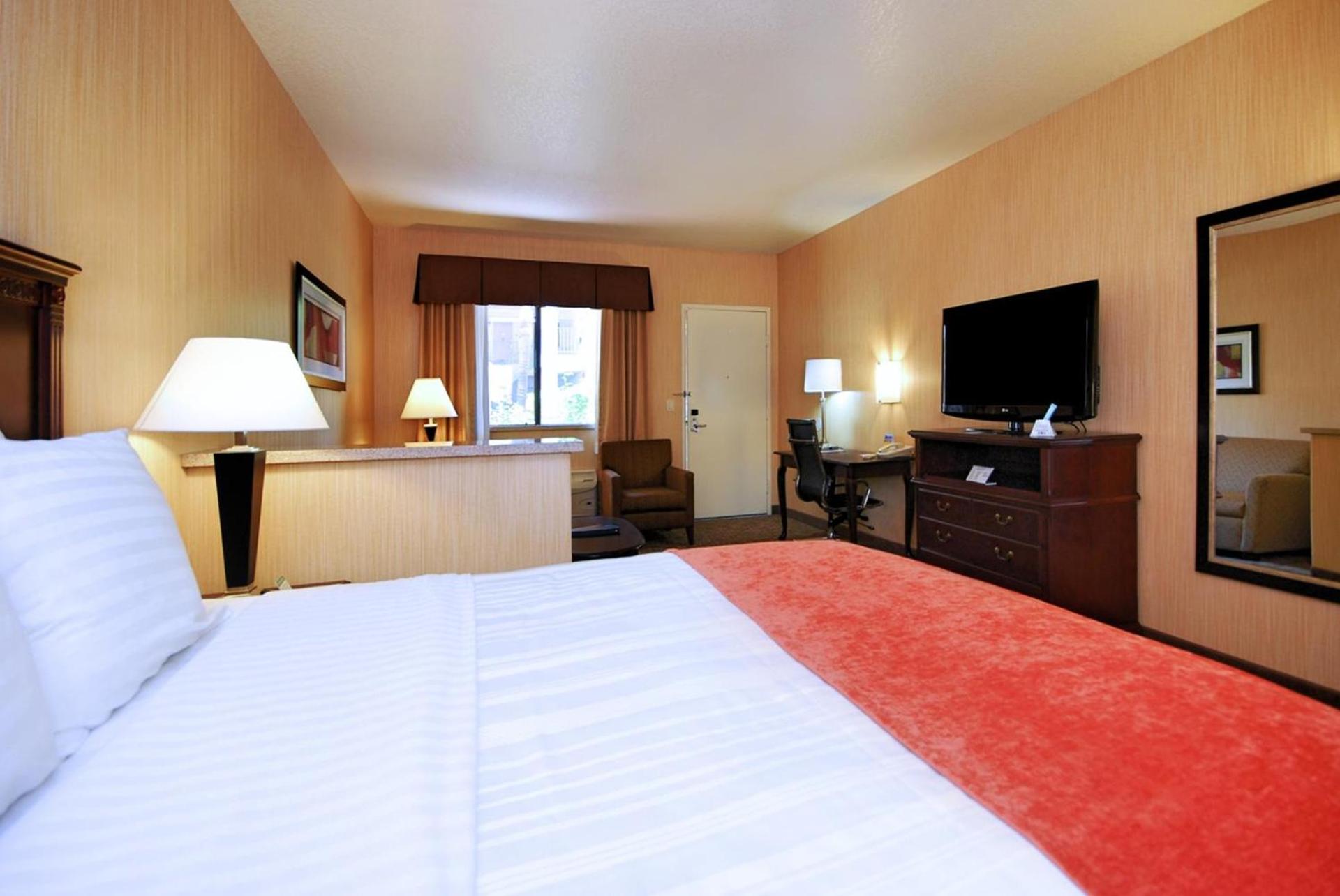 Best Western San Dimas Hotel & Suites photo 20