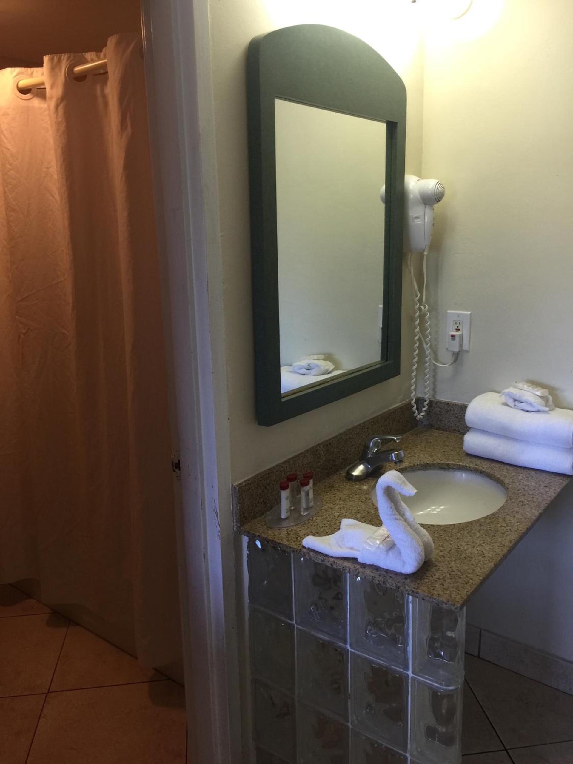 Curtis Inn & Suites photo 53