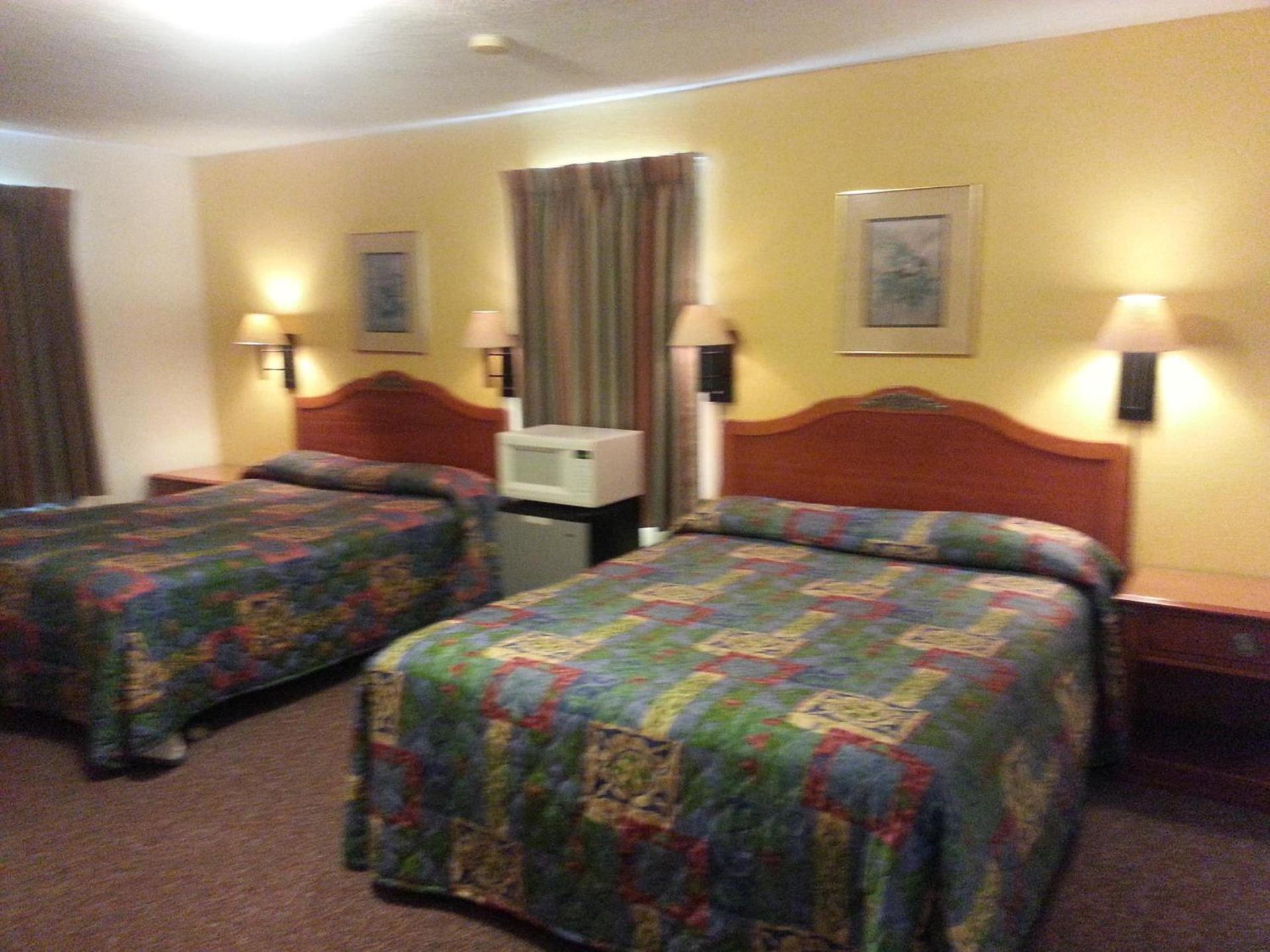 Best Budget Inn photo 28