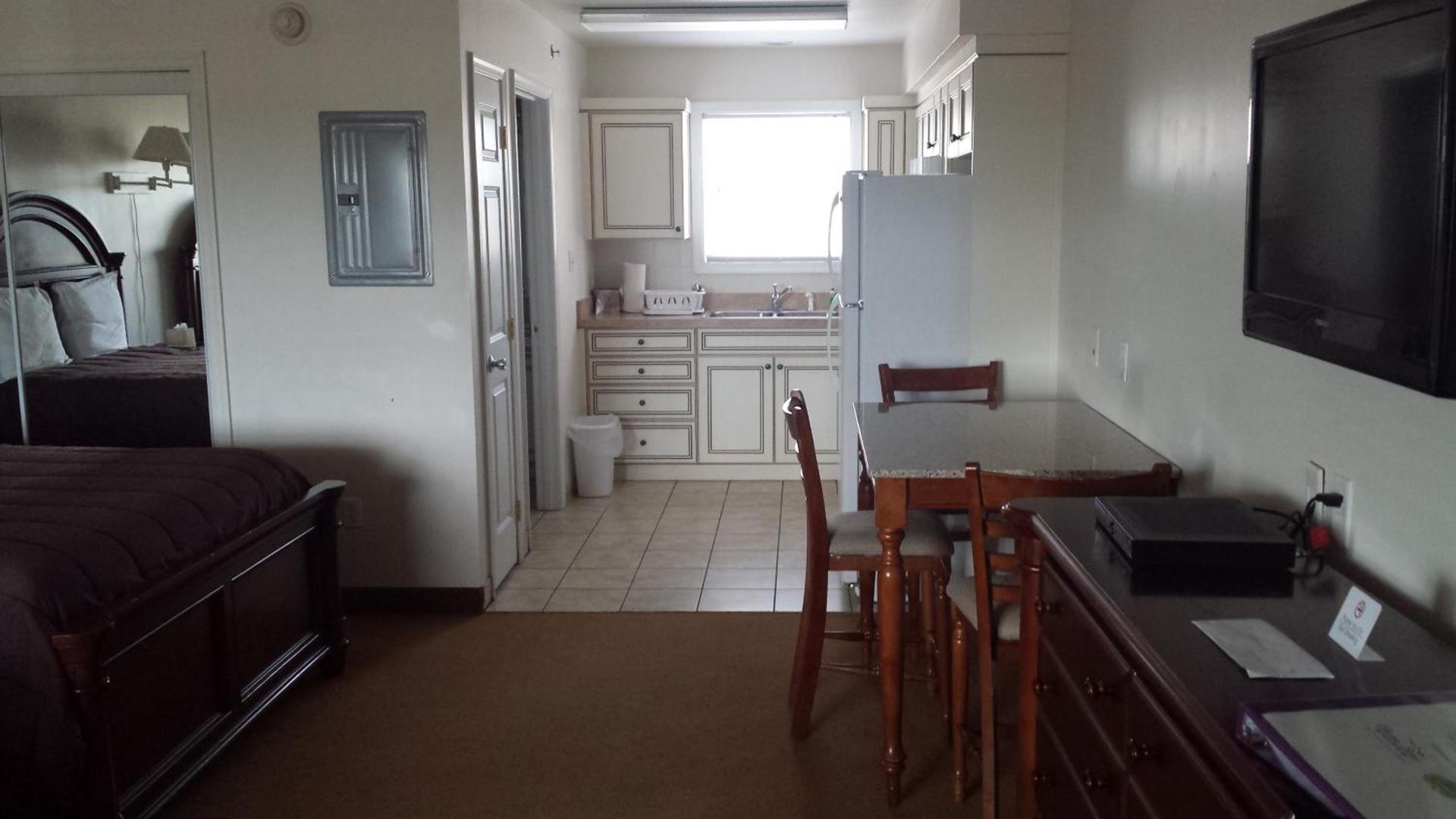 Shore Stay Suites photo 13