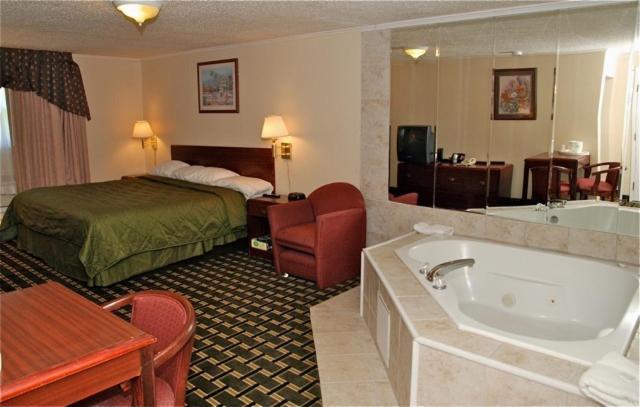Boulevard Inn photo 21