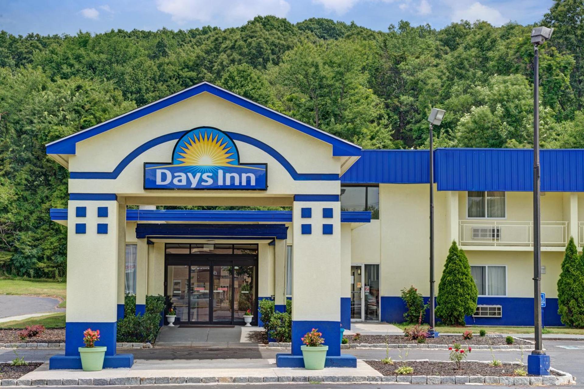 Days Inn by Wyndham Southington photo 23