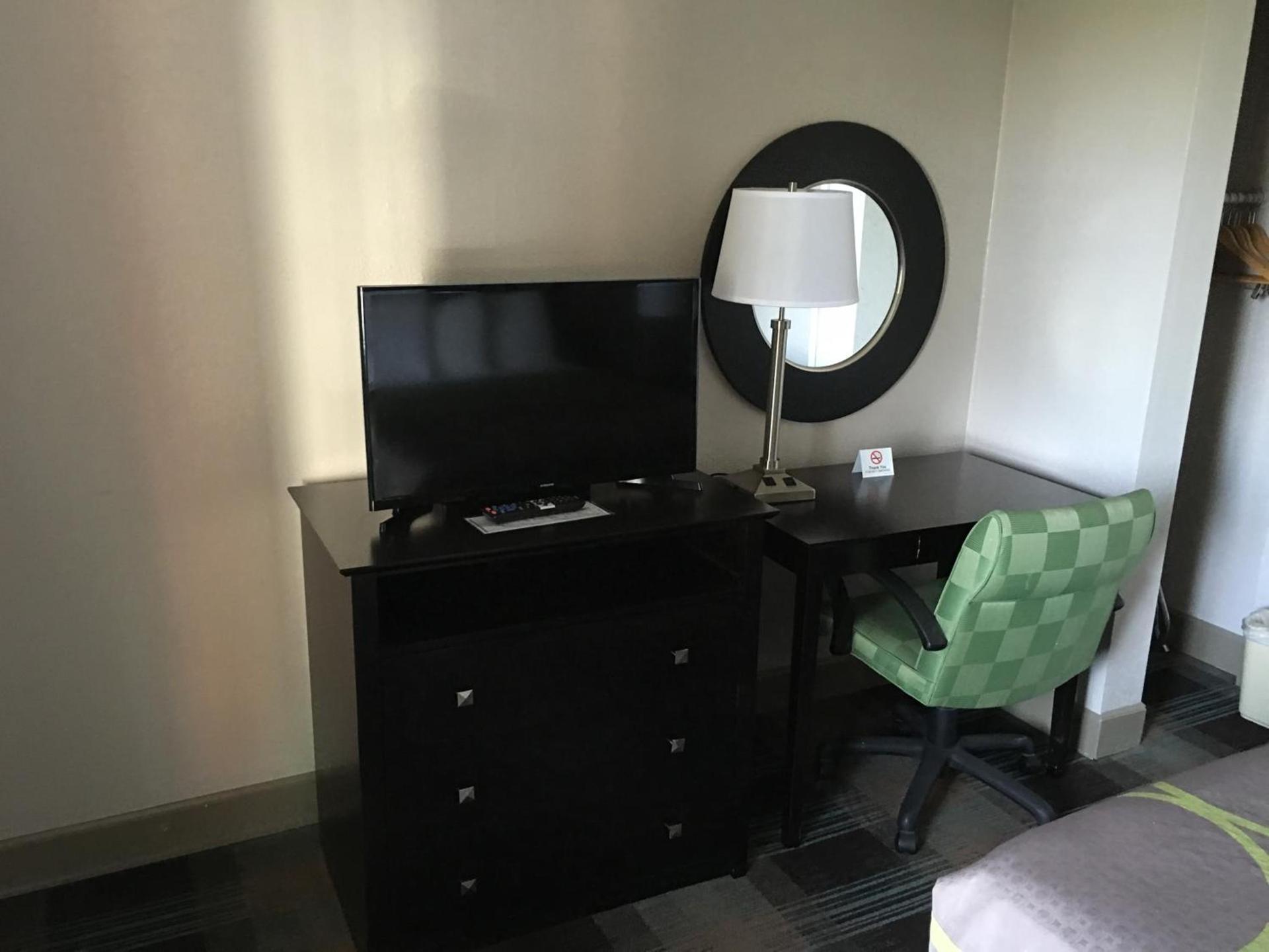 Super 8 by Wyndham Salinas photo 20