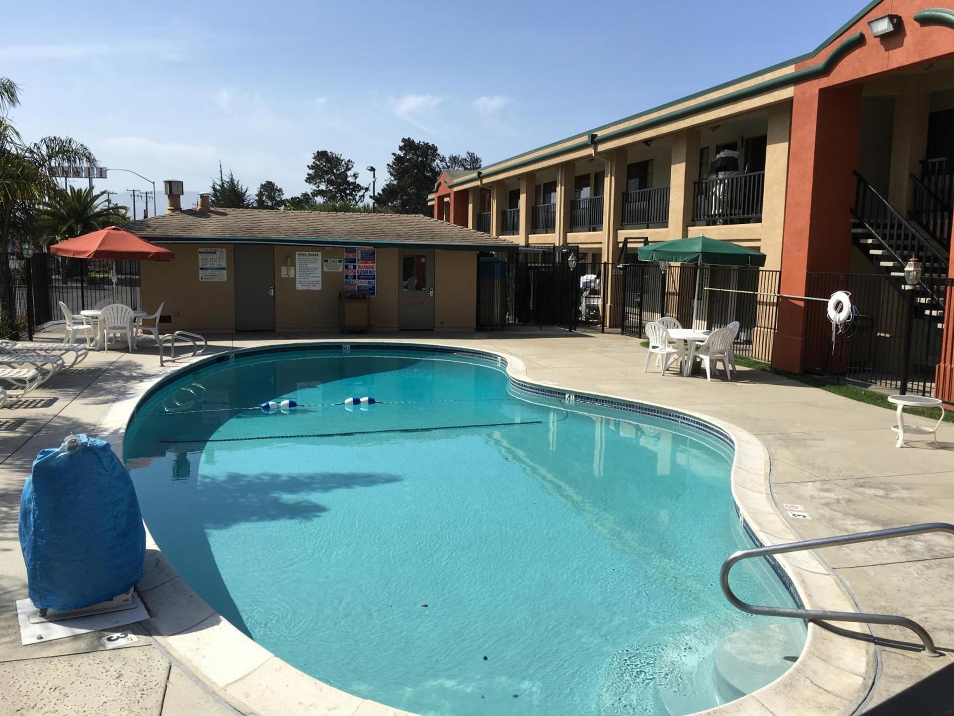 Super 8 by Wyndham Salinas photo 26
