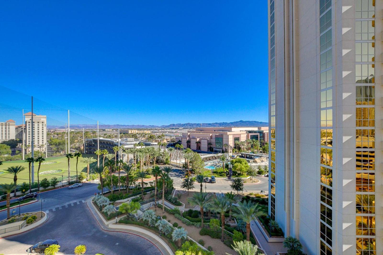 The Esme Suite at MGM Signature 5 MIN WALK FROM F1 GRANDSTAND Located at Tower 2 photo 5
