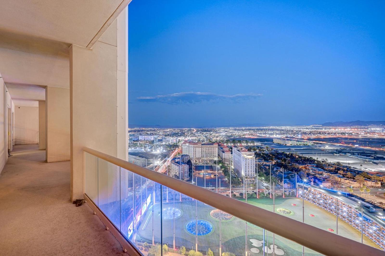 The Esme Suite at MGM Signature 5 MIN WALK FROM F1 GRANDSTAND Located at Tower 2 photo 46