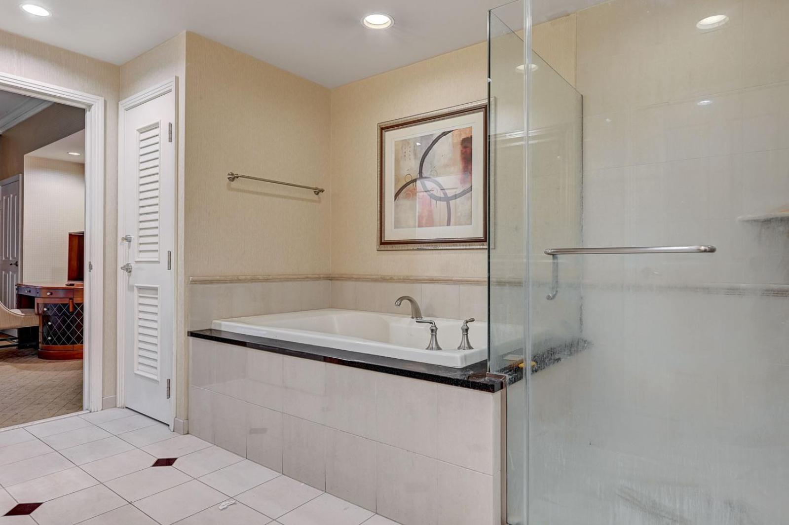 The Esme Suite at MGM Signature 5 MIN WALK FROM F1 GRANDSTAND Located at Tower 2 photo 44
