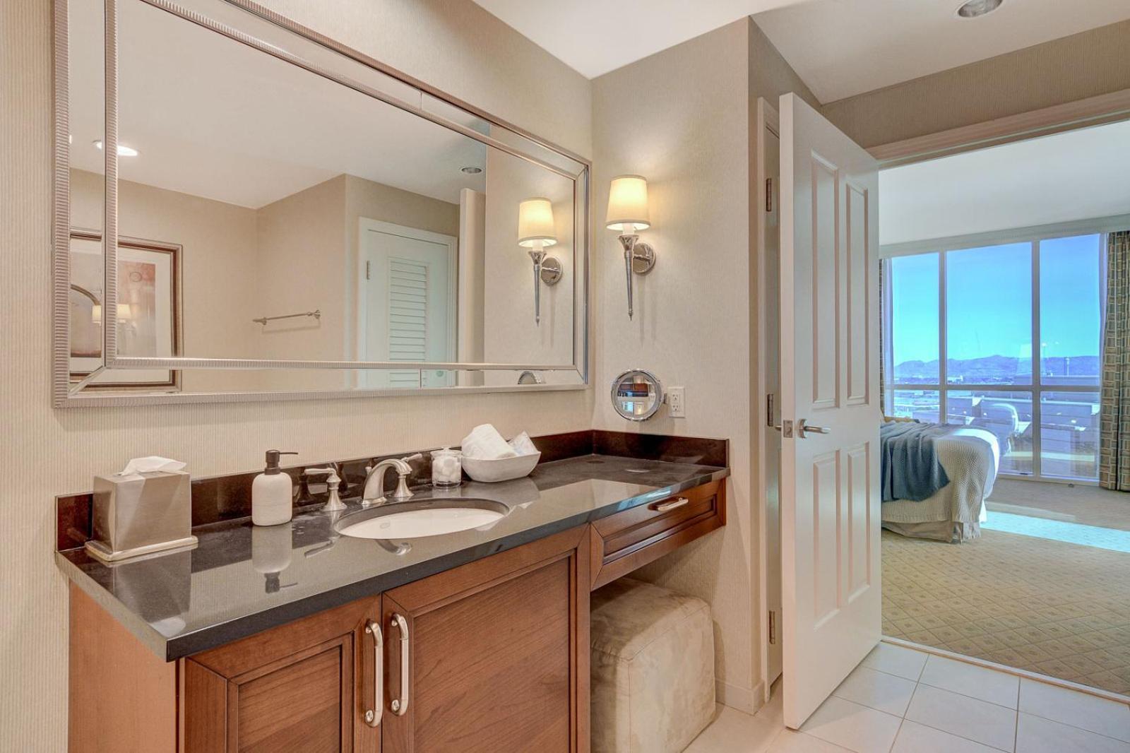 The Esme Suite at MGM Signature 5 MIN WALK FROM F1 GRANDSTAND Located at Tower 2 photo 9