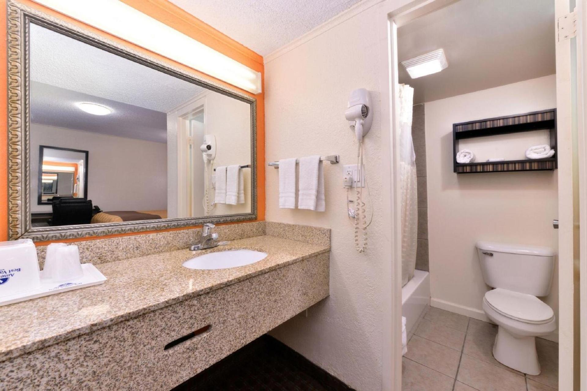 Americas Best Value Inn Ponca City photo 13