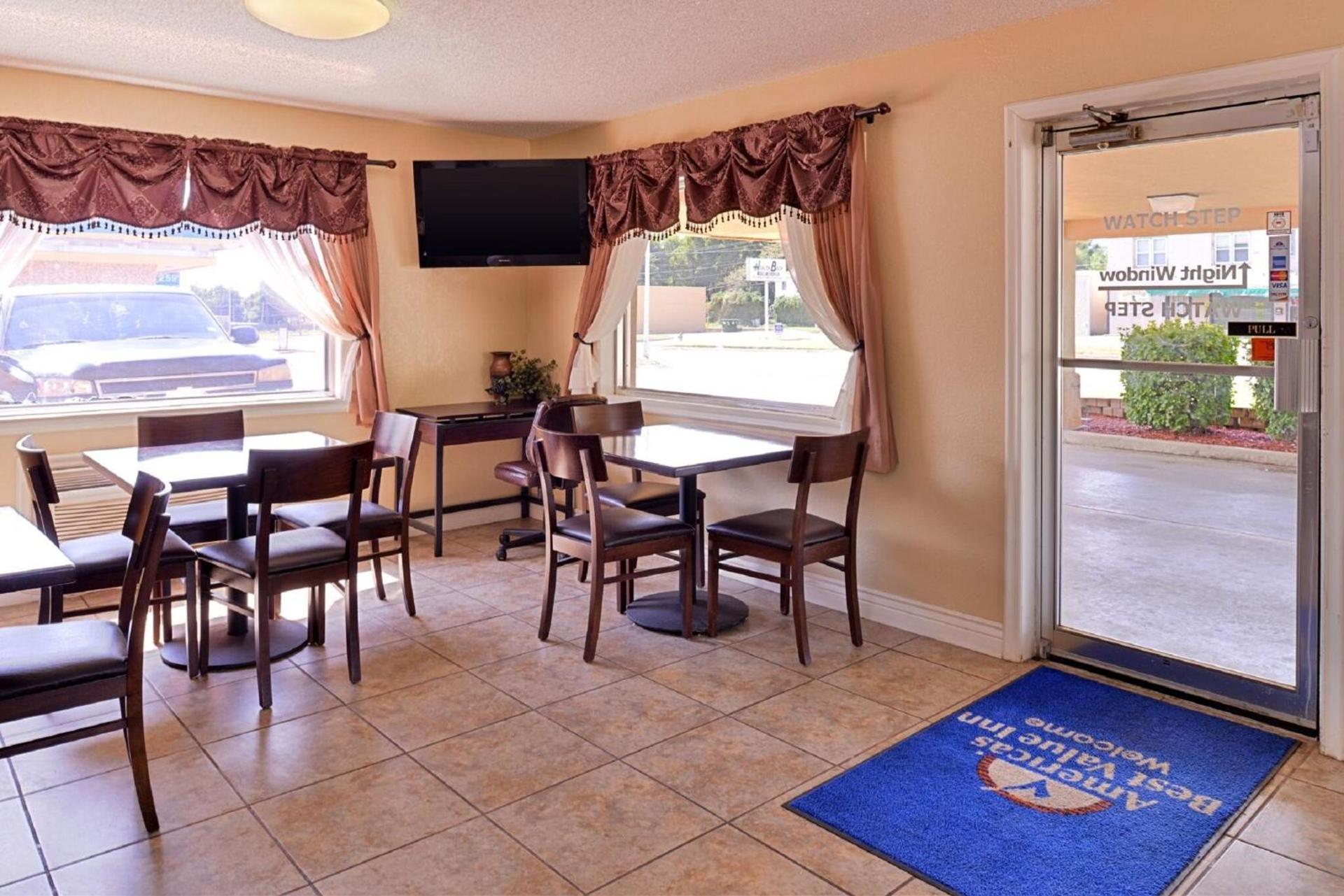 Americas Best Value Inn Ponca City photo 6