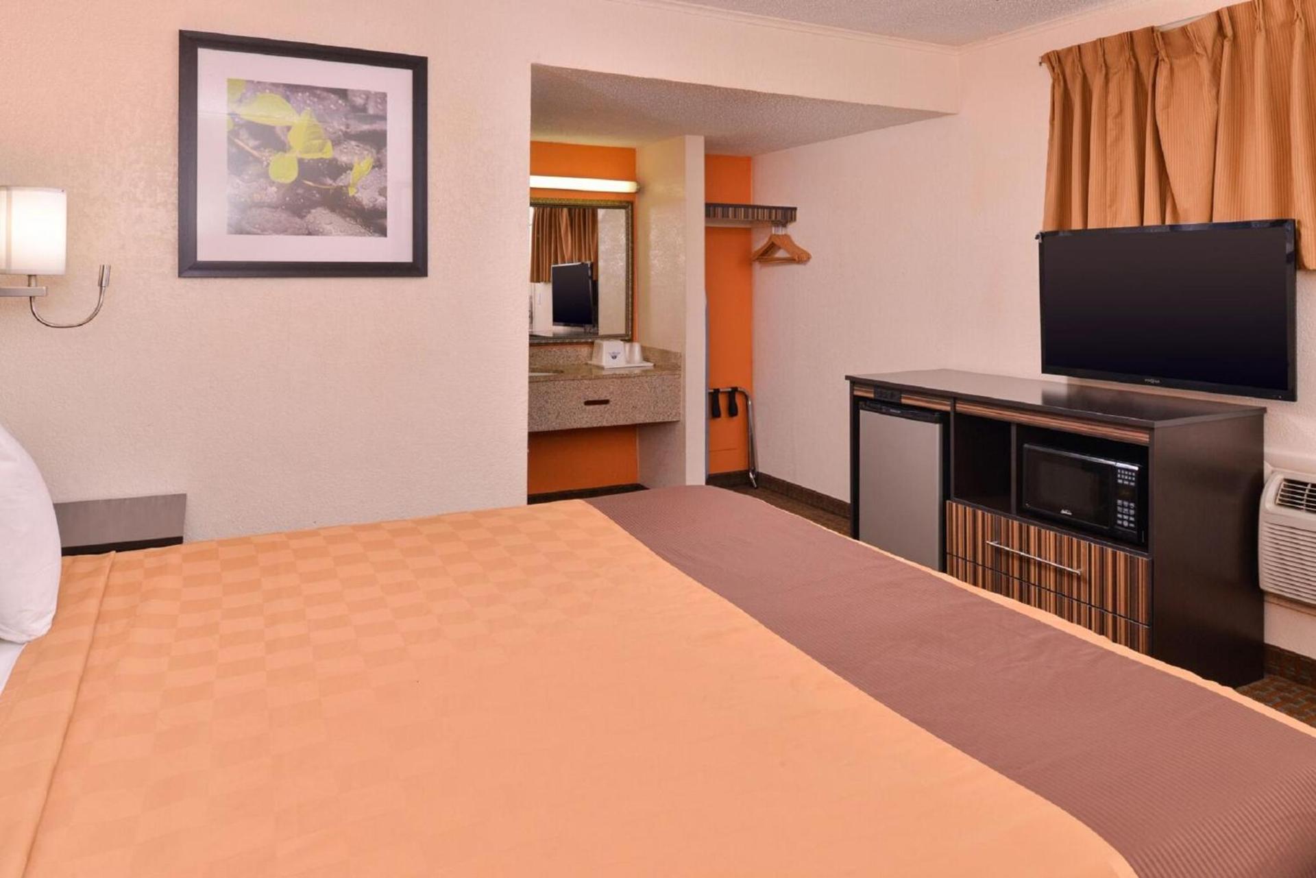 Americas Best Value Inn Ponca City photo 9