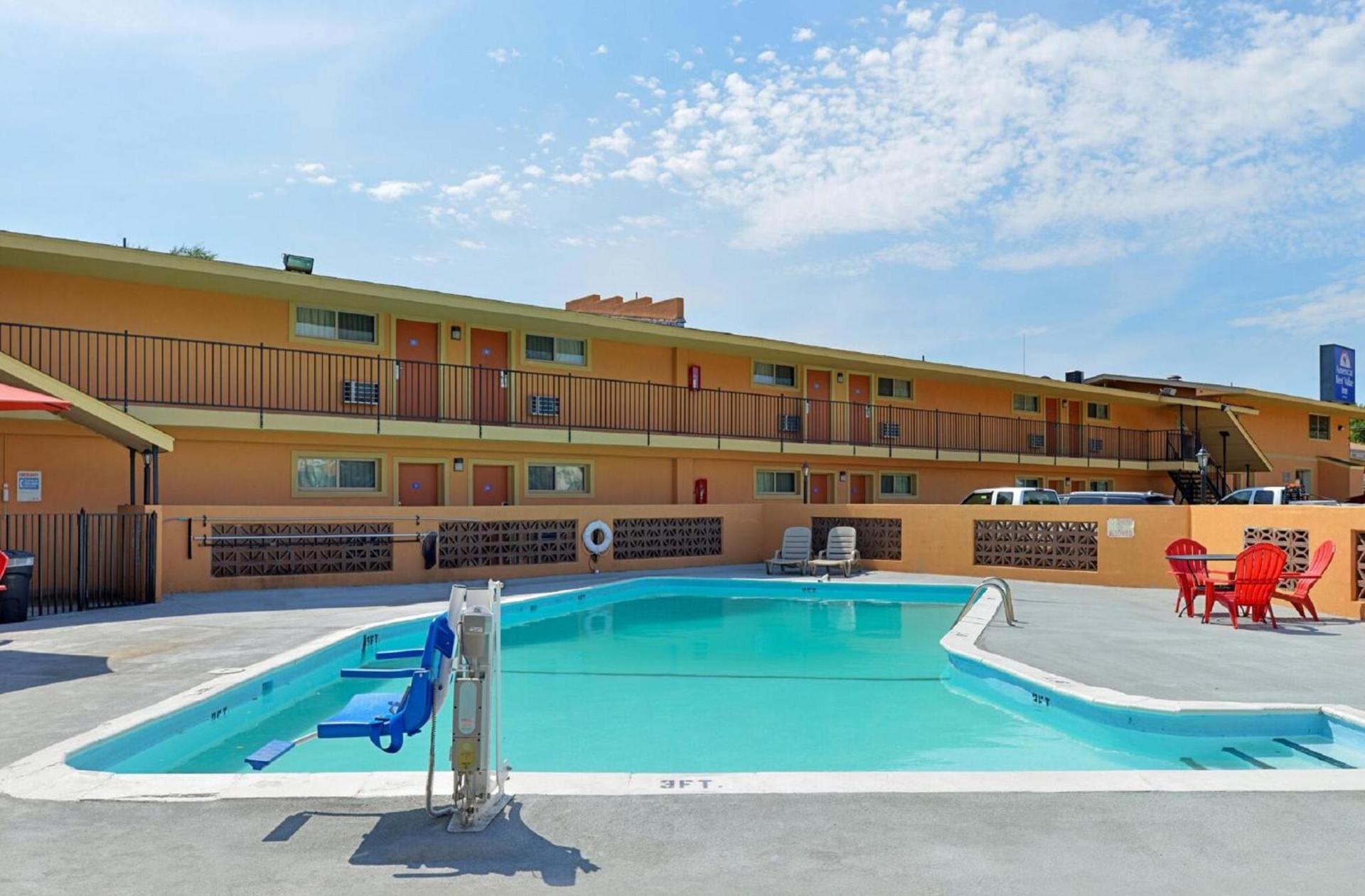 Americas Best Value Inn Ponca City photo 3