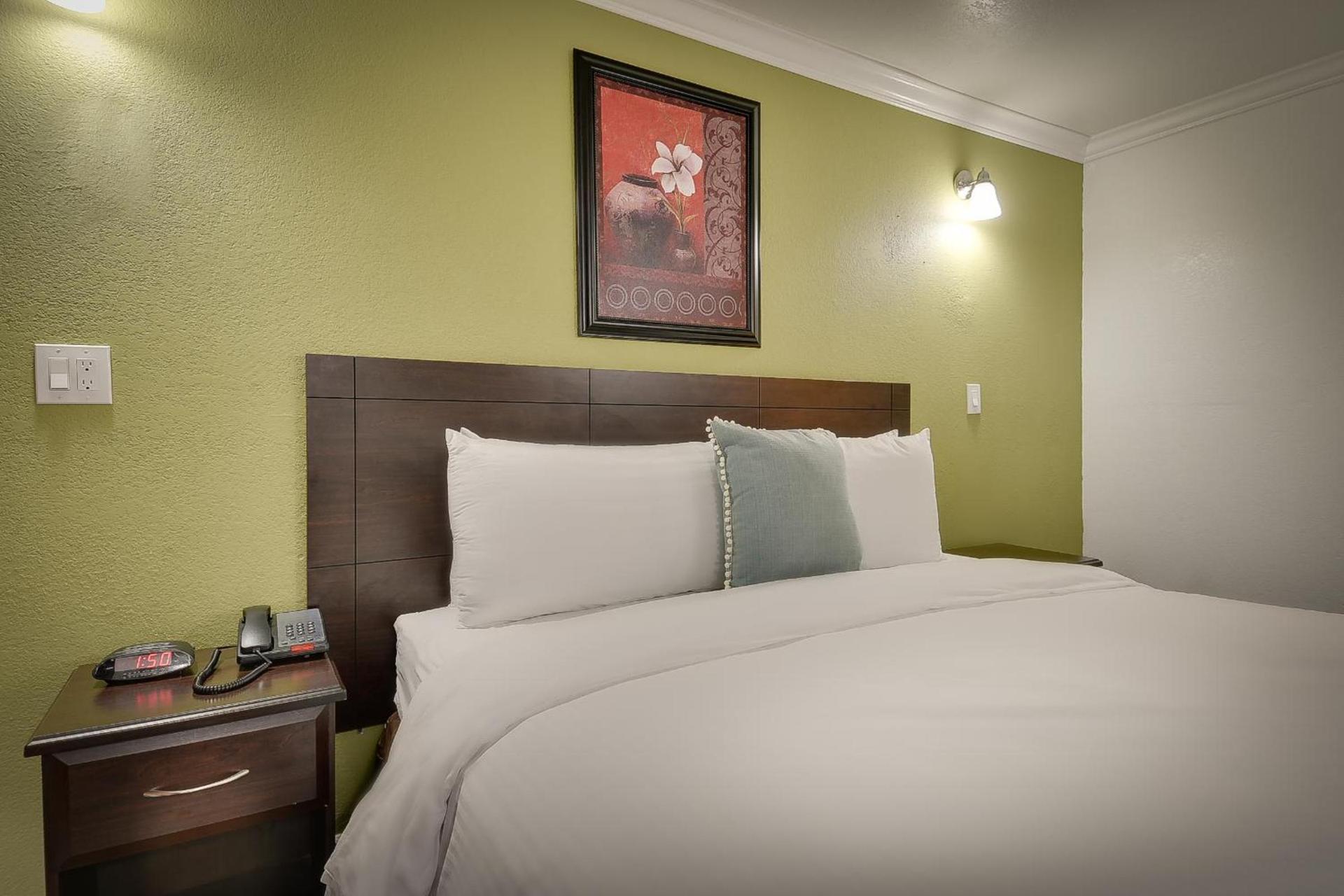 Vagabond Inn San Pedro photo 10