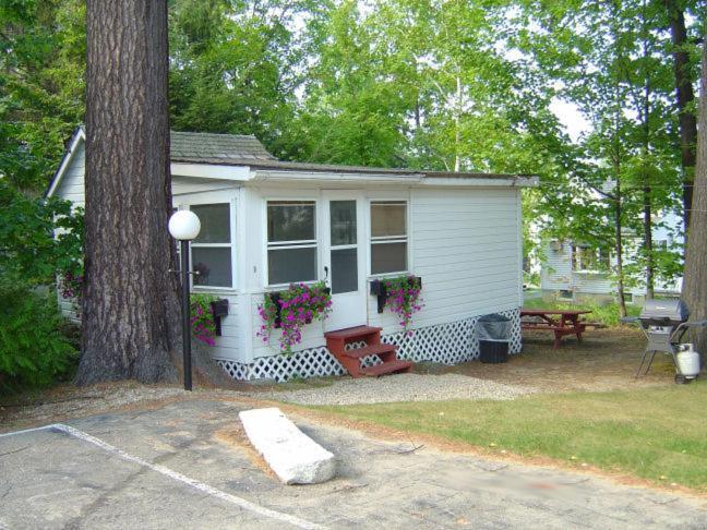 Weirs Beach Motel & Cottages photo 13