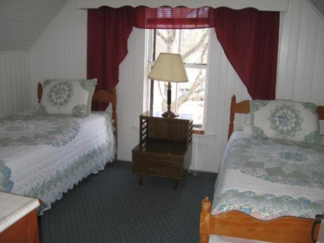 Weirs Beach Motel & Cottages photo 15