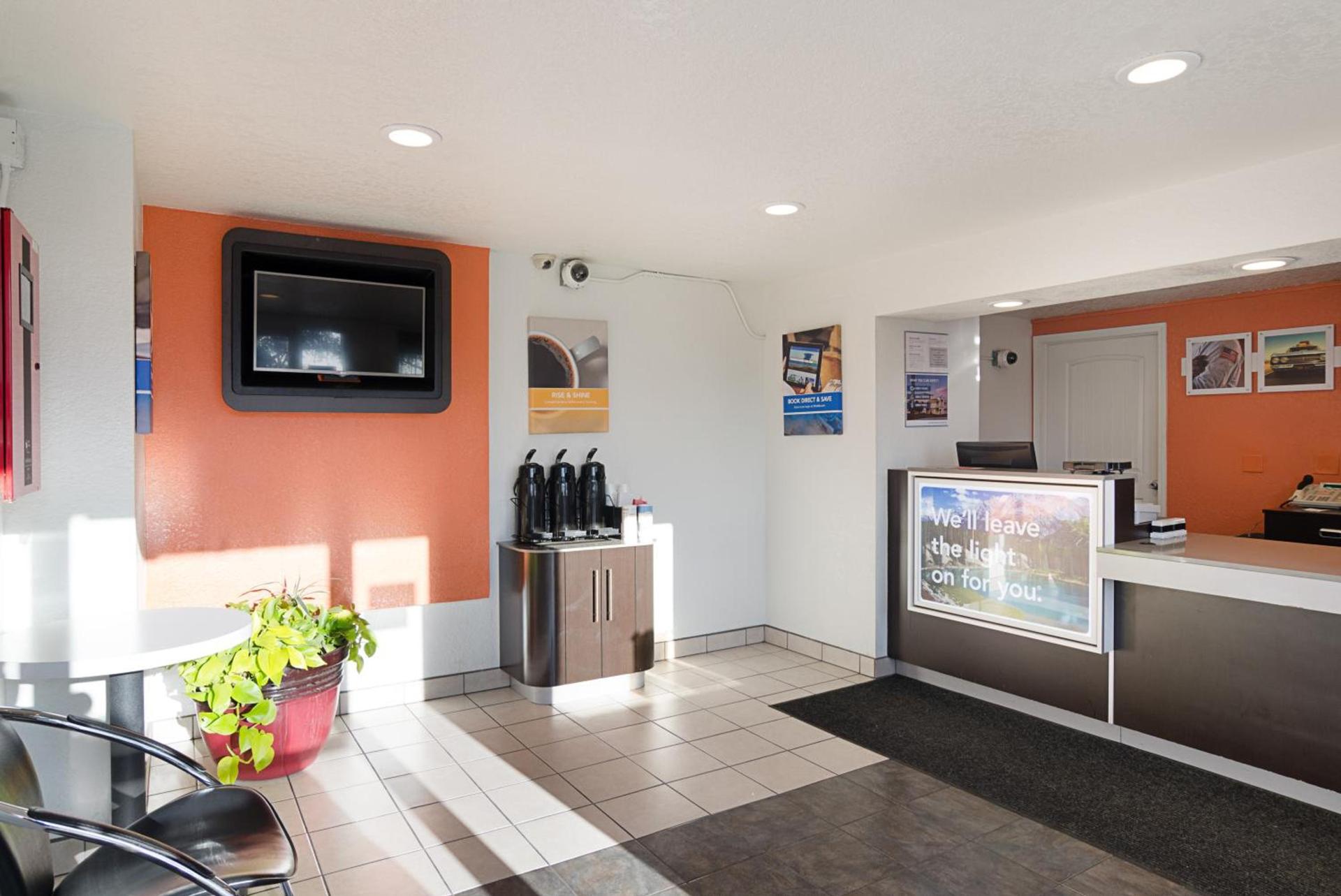 Motel 6- Denver, CO Downtown photo 17