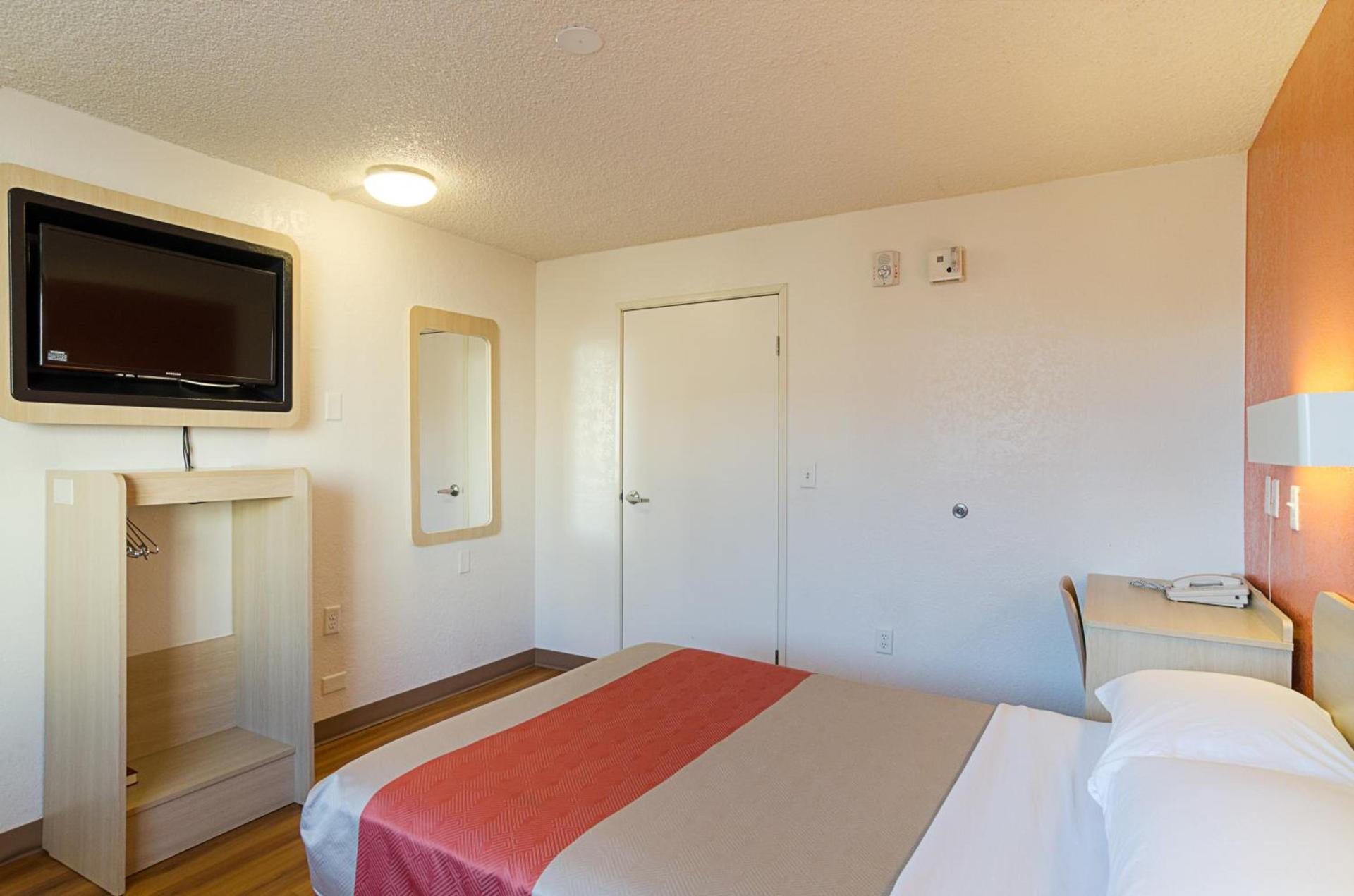 Motel 6- Denver, CO Downtown photo 31