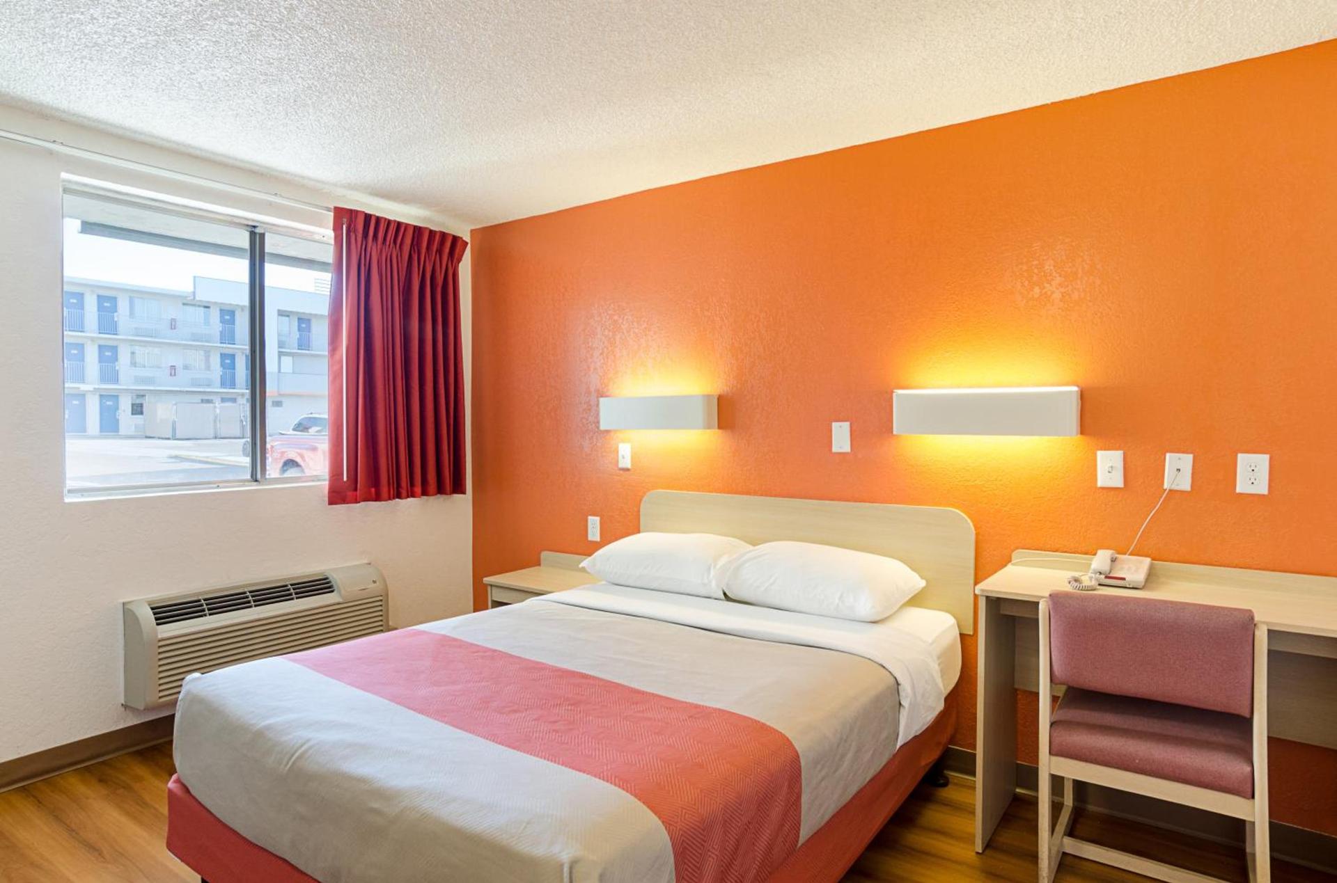 Motel 6- Denver, CO Downtown photo 32