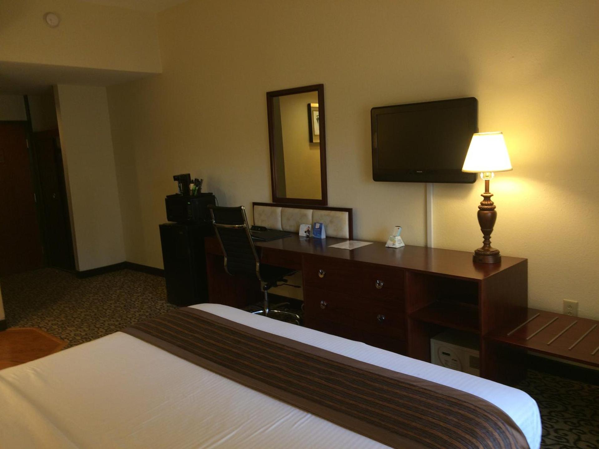 Baymont by Wyndham Columbia Fort Jackson photo 28