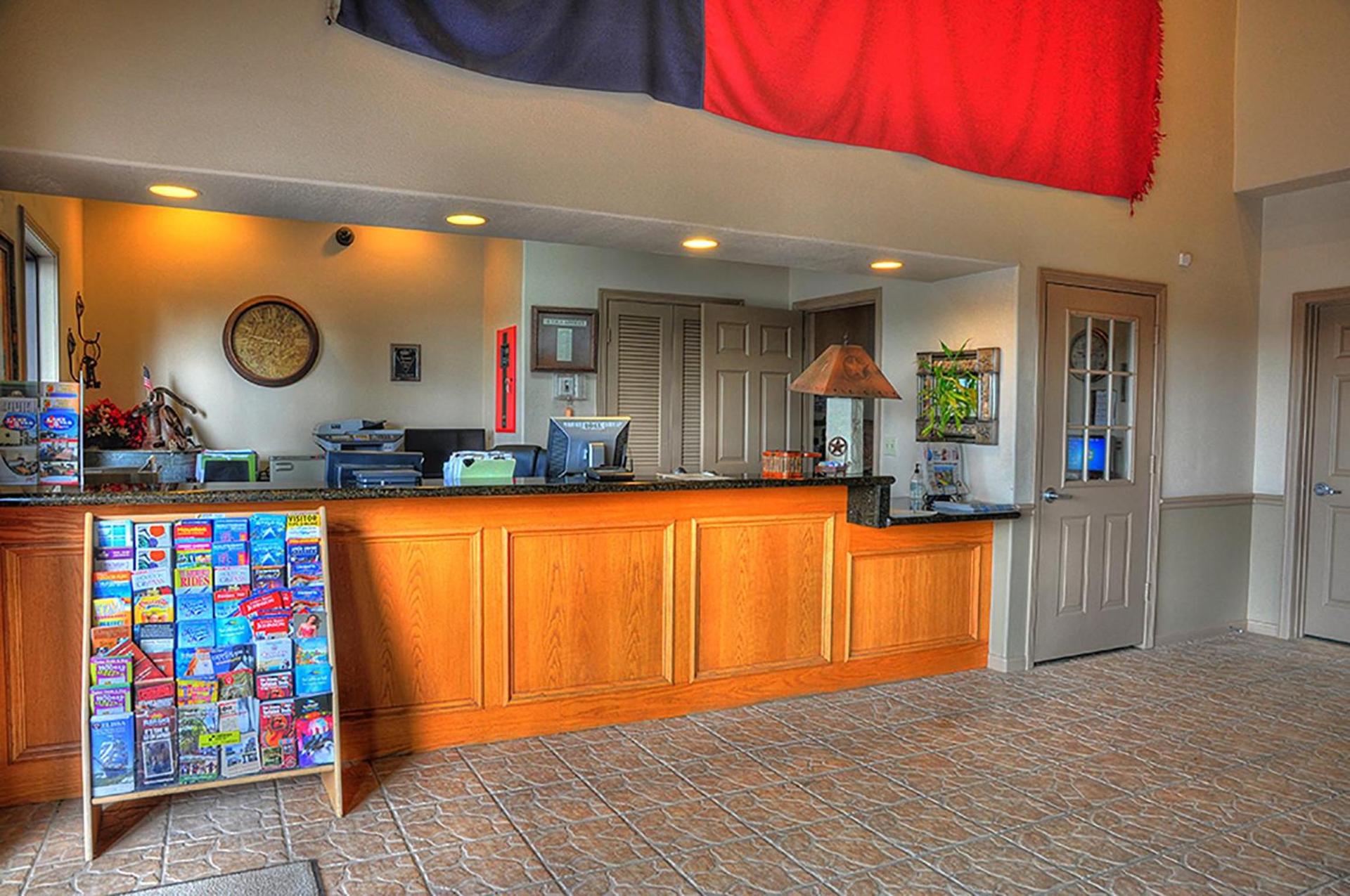 Quality Inn & Suites Victoria South photo 12