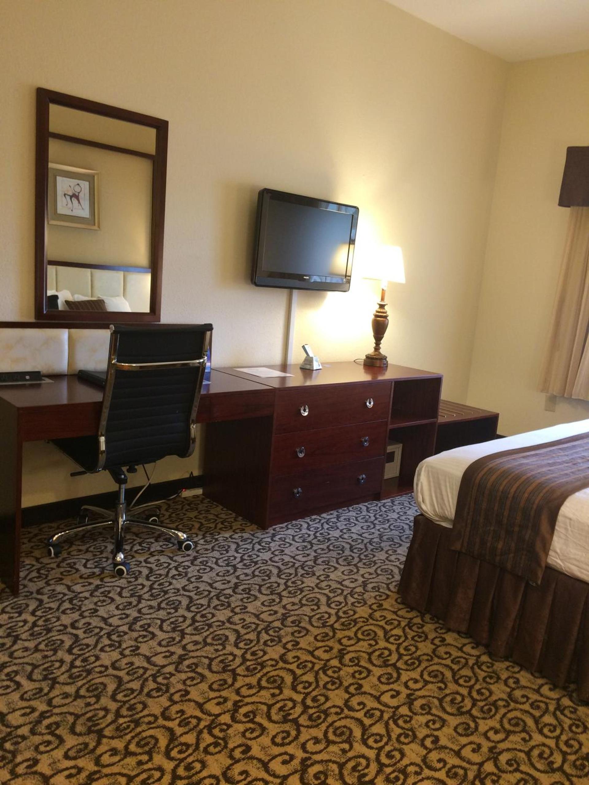 Baymont by Wyndham Columbia Fort Jackson photo 33