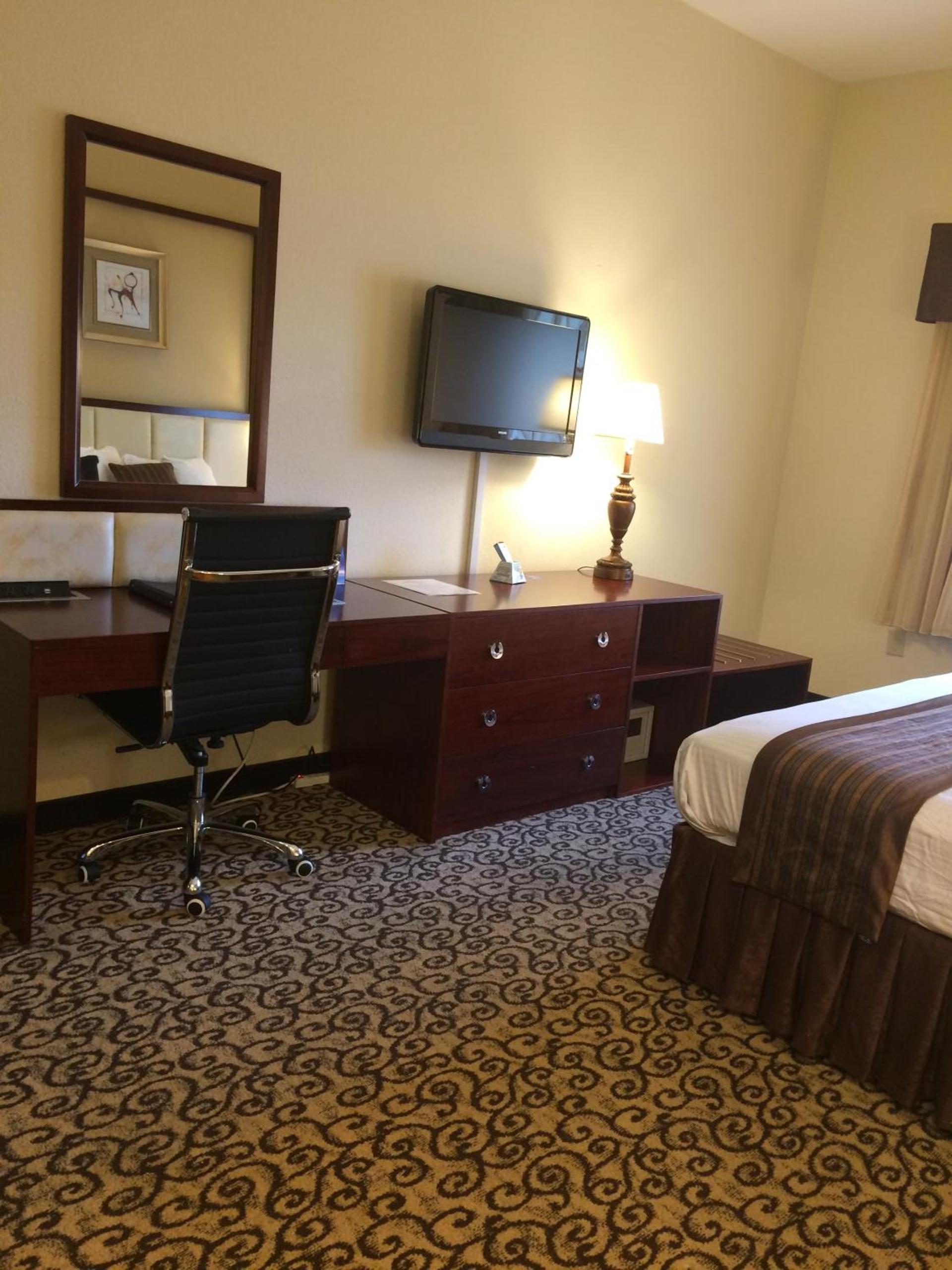 Baymont by Wyndham Columbia Fort Jackson photo 35