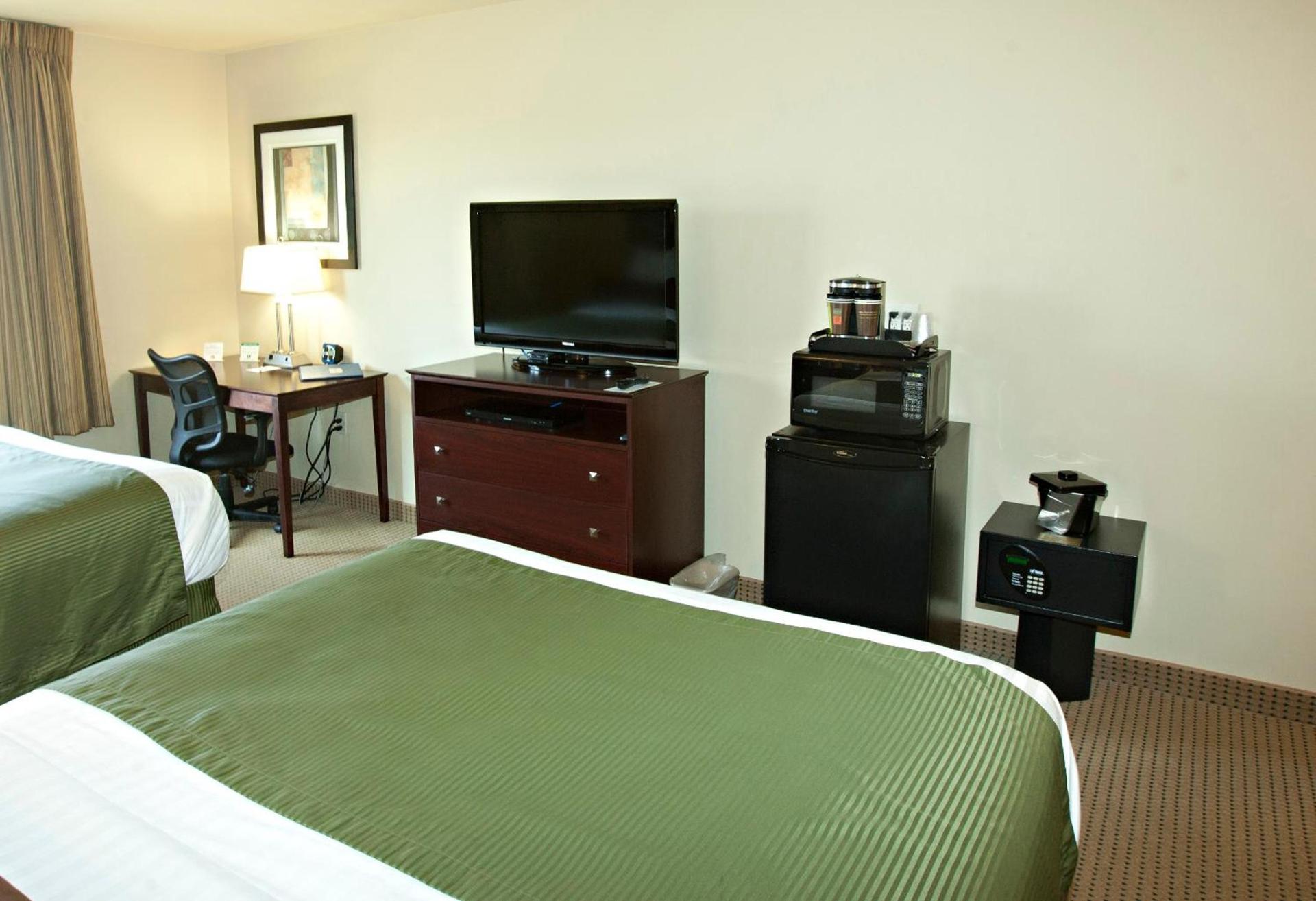 Cobblestone Inn & Suites - Langdon photo 23