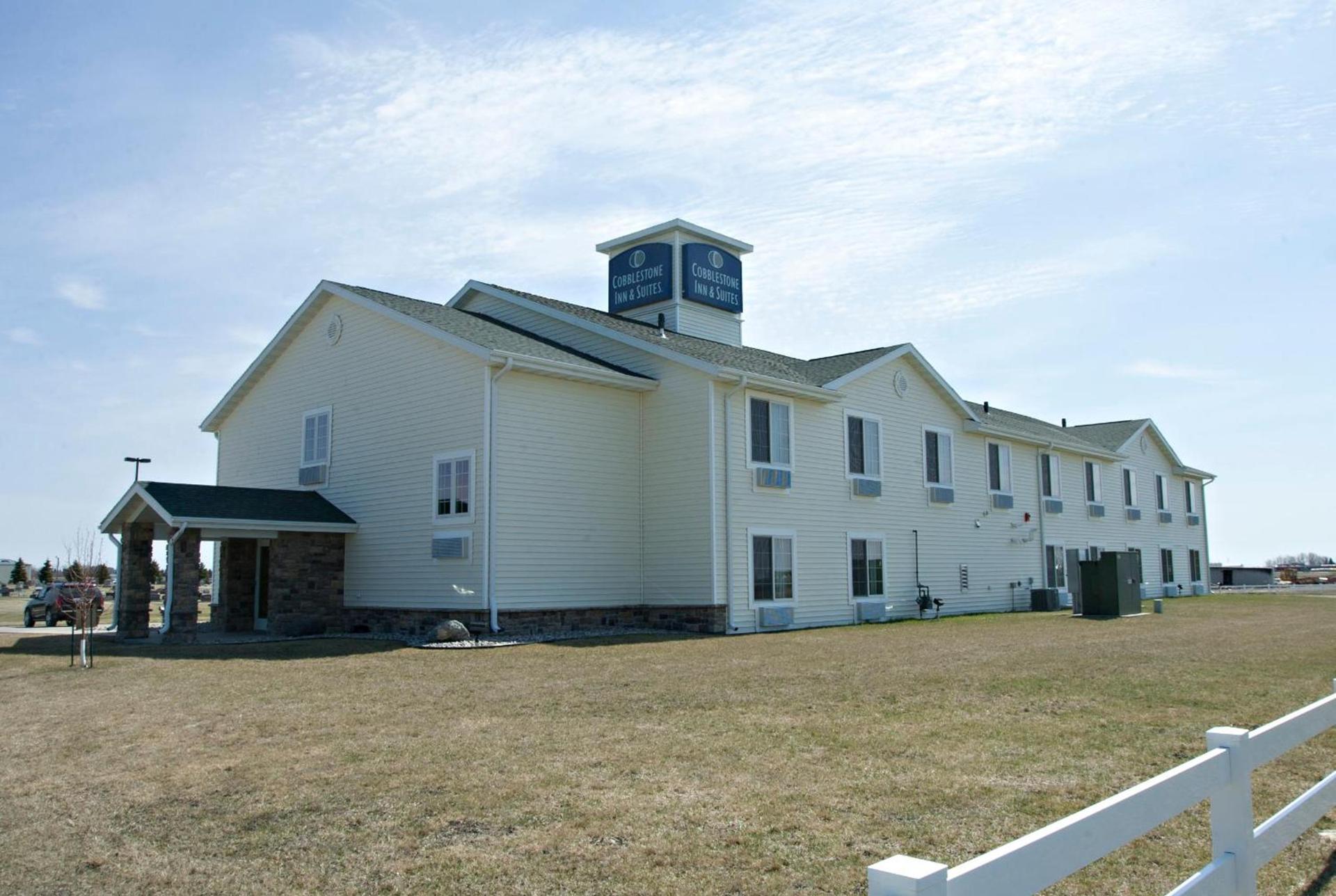 Cobblestone Inn & Suites - Langdon photo 1