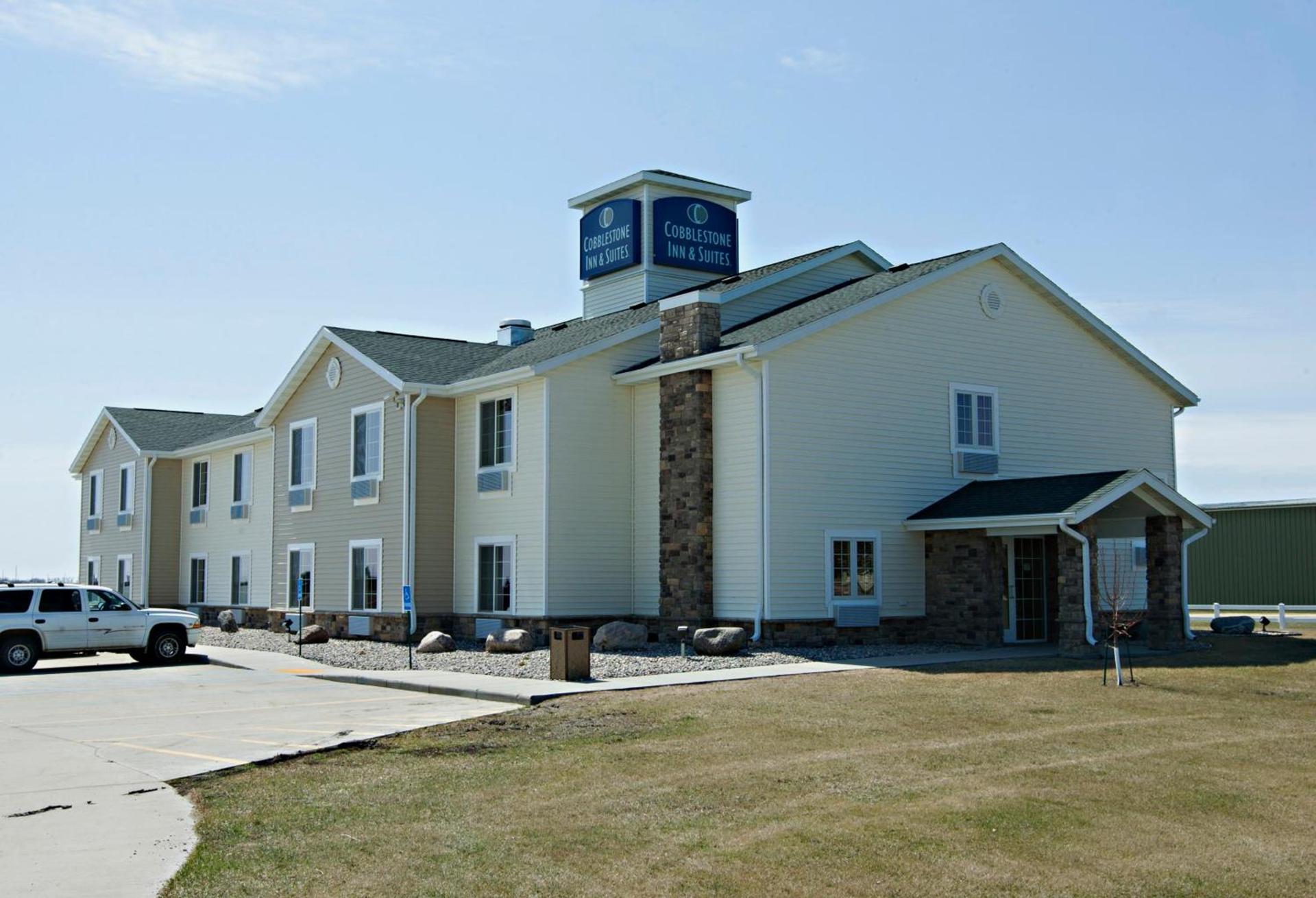 Cobblestone Inn & Suites - Langdon photo 3