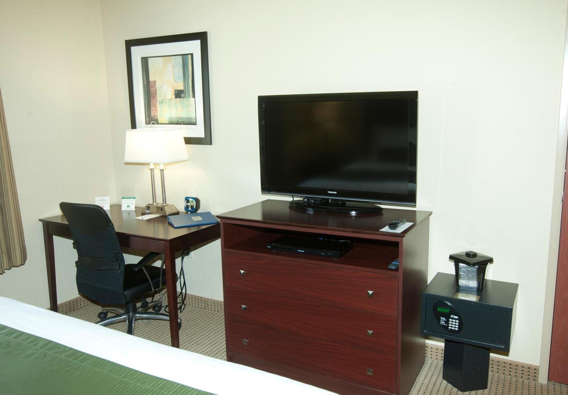 Cobblestone Inn & Suites - Langdon photo 36